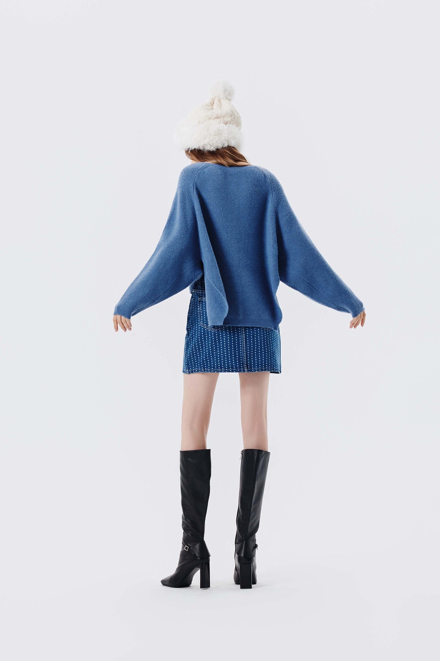 復古藍飛鼠袖針織上衣復古藍飛鼠袖針織上衣,上衣,秋冬穿搭,約會特輯,針織,針織上衣,針織衫