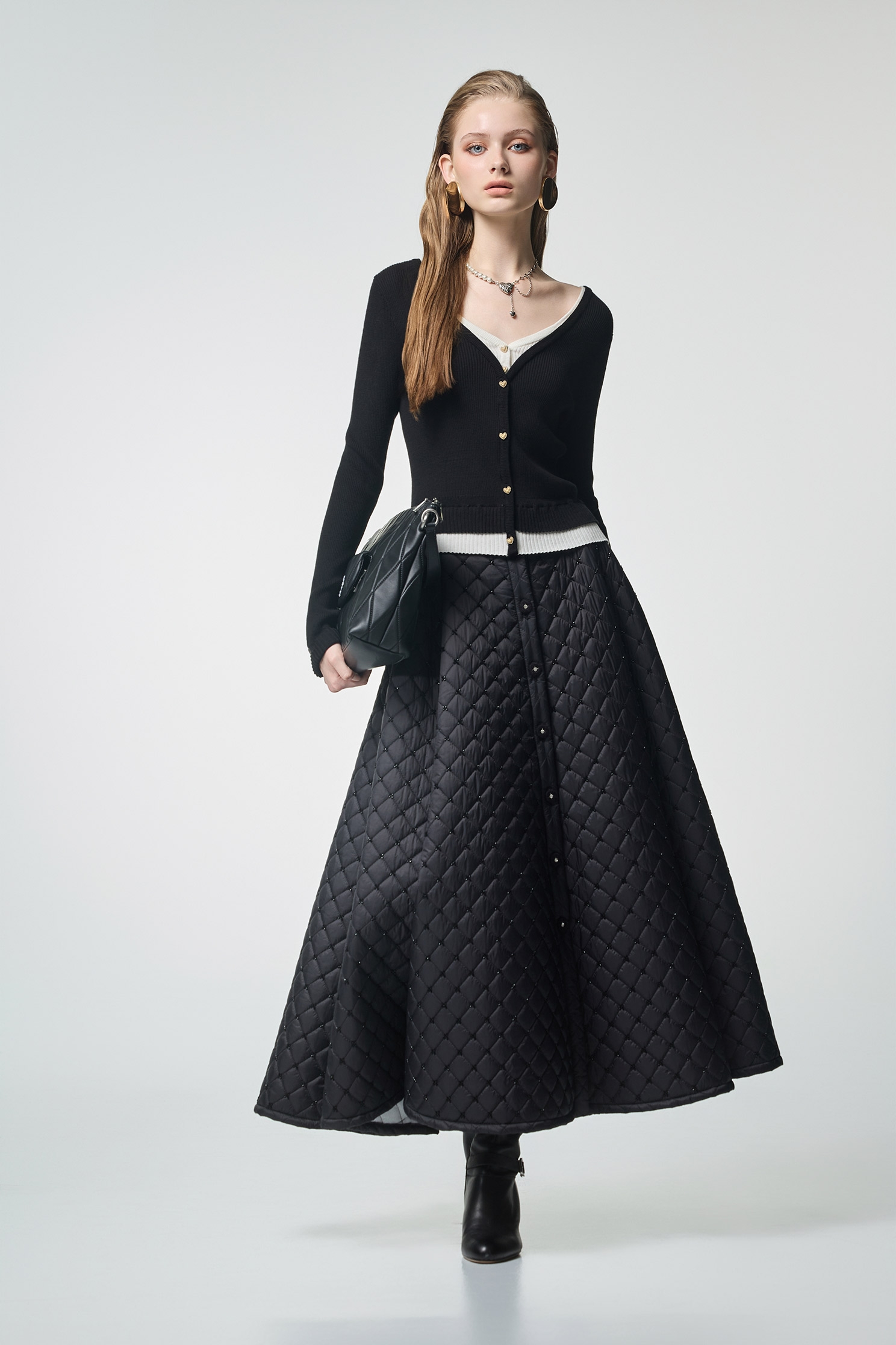 顯瘦黑白假兩件式V領針織單品顯瘦黑白假兩件式V領針織單品,上班OL穿搭,秋冬穿搭,約會特輯,針織,針織衫