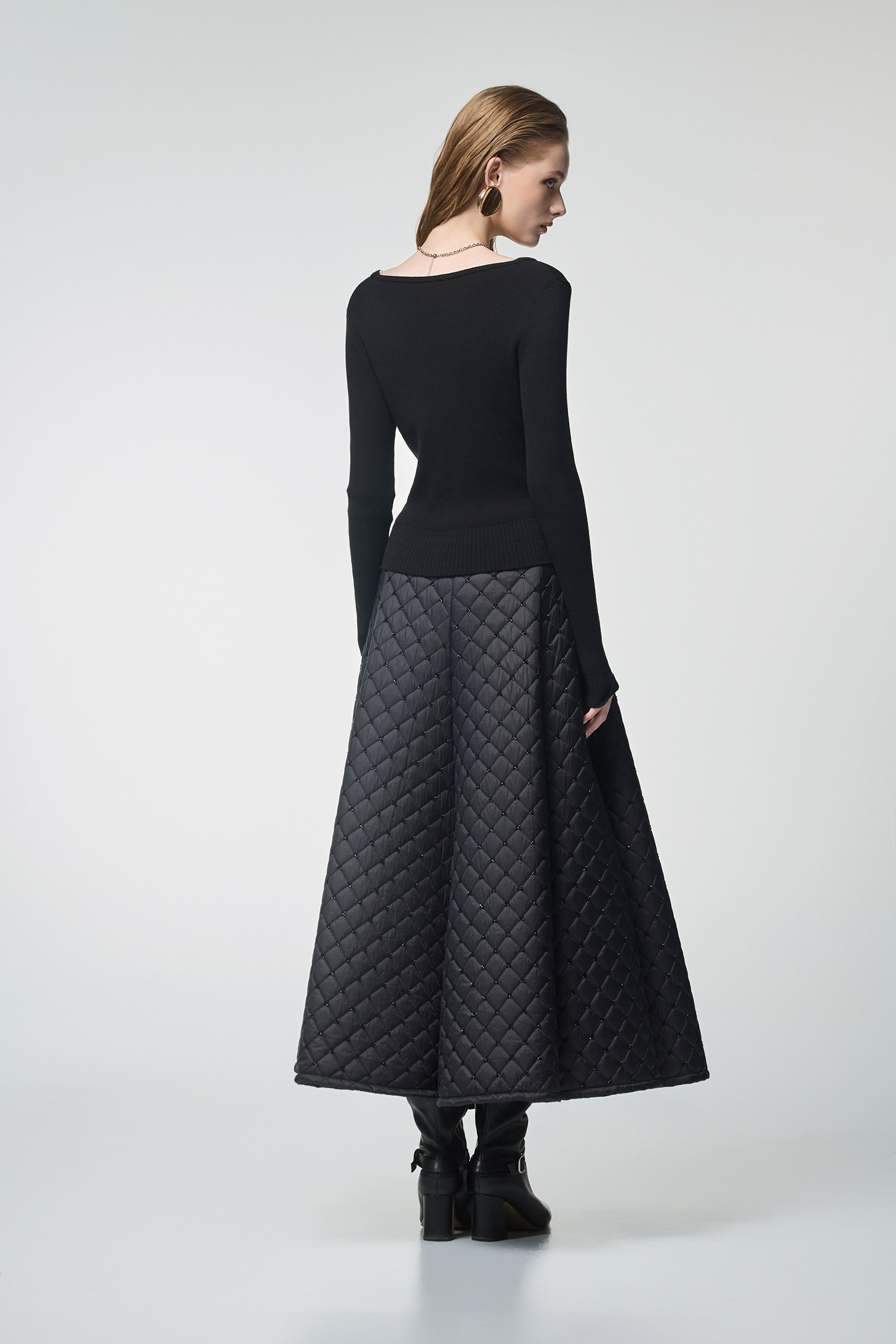 顯瘦黑白假兩件式V領針織單品顯瘦黑白假兩件式V領針織單品,上班OL穿搭,秋冬穿搭,約會特輯,針織,針織衫