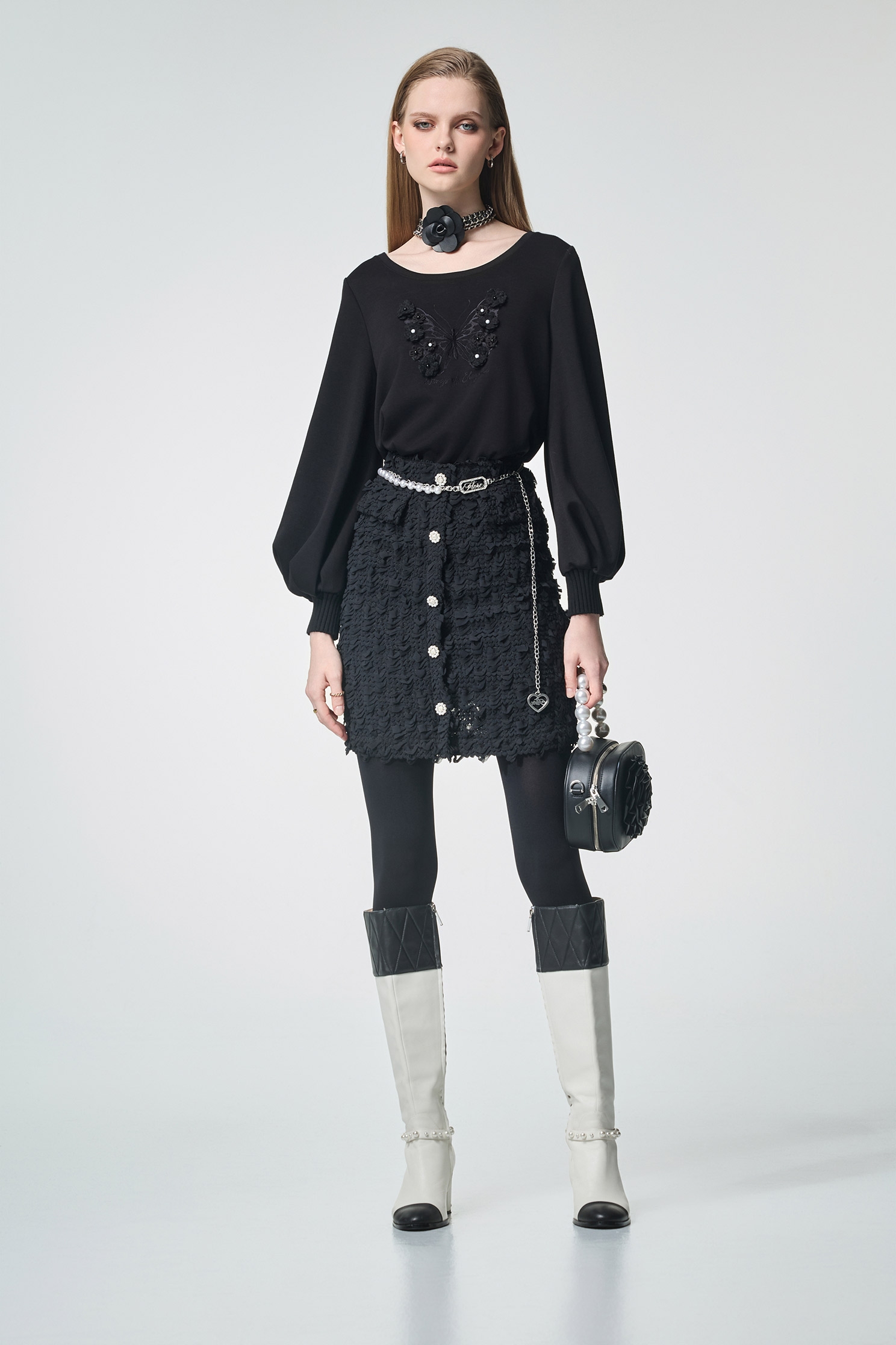 珍珠花片蝴蝶繡花單品上衣珍珠花片蝴蝶繡花單品上衣,上衣,珍珠,秋冬穿搭,約會特輯,繡花,花花世界