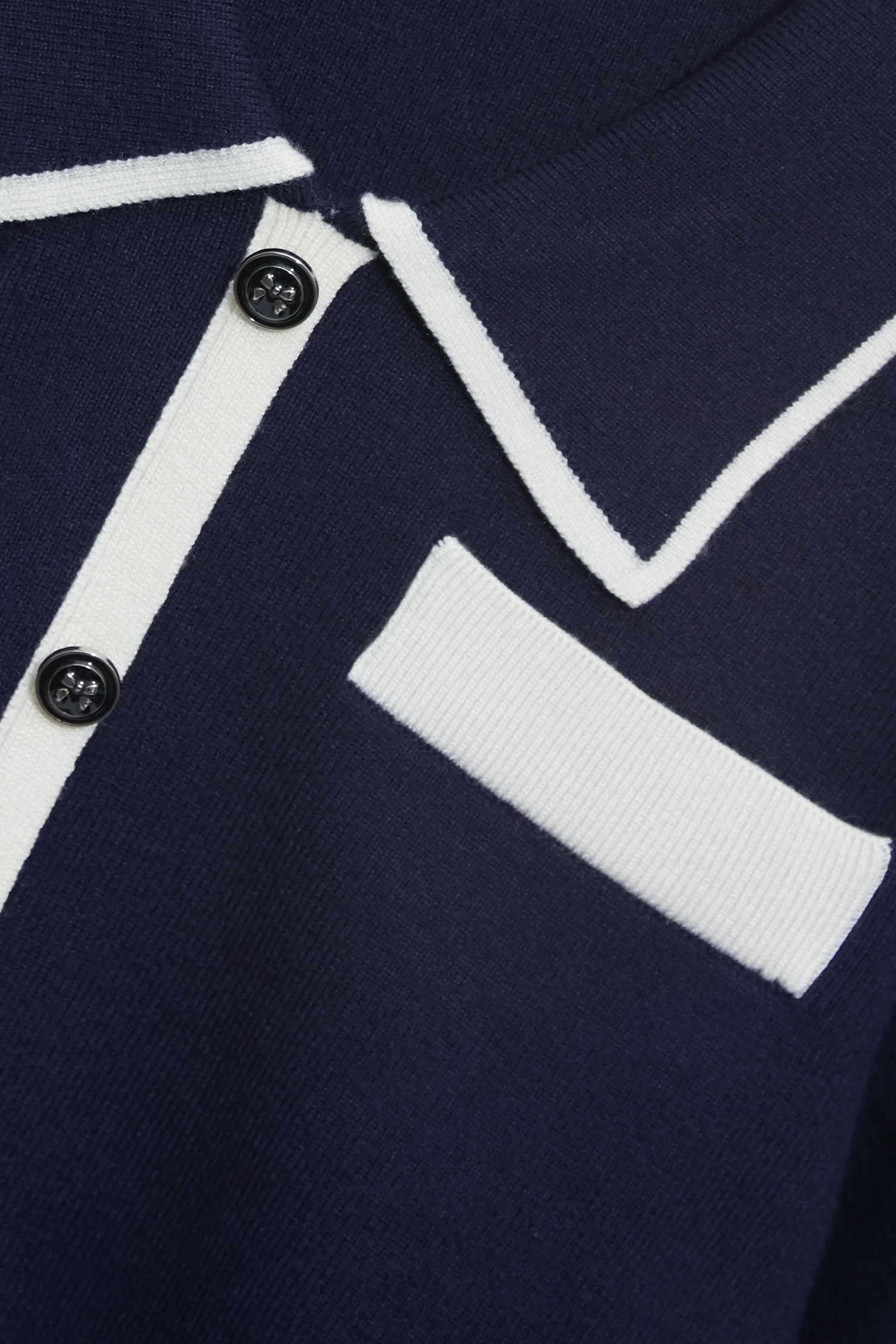 濃厚靛藍小香風針織上衣濃厚靛藍小香風針織上衣,上班OL穿搭,上衣,小香風,秋冬穿搭,約會特輯,針織,針織上衣,針織衫