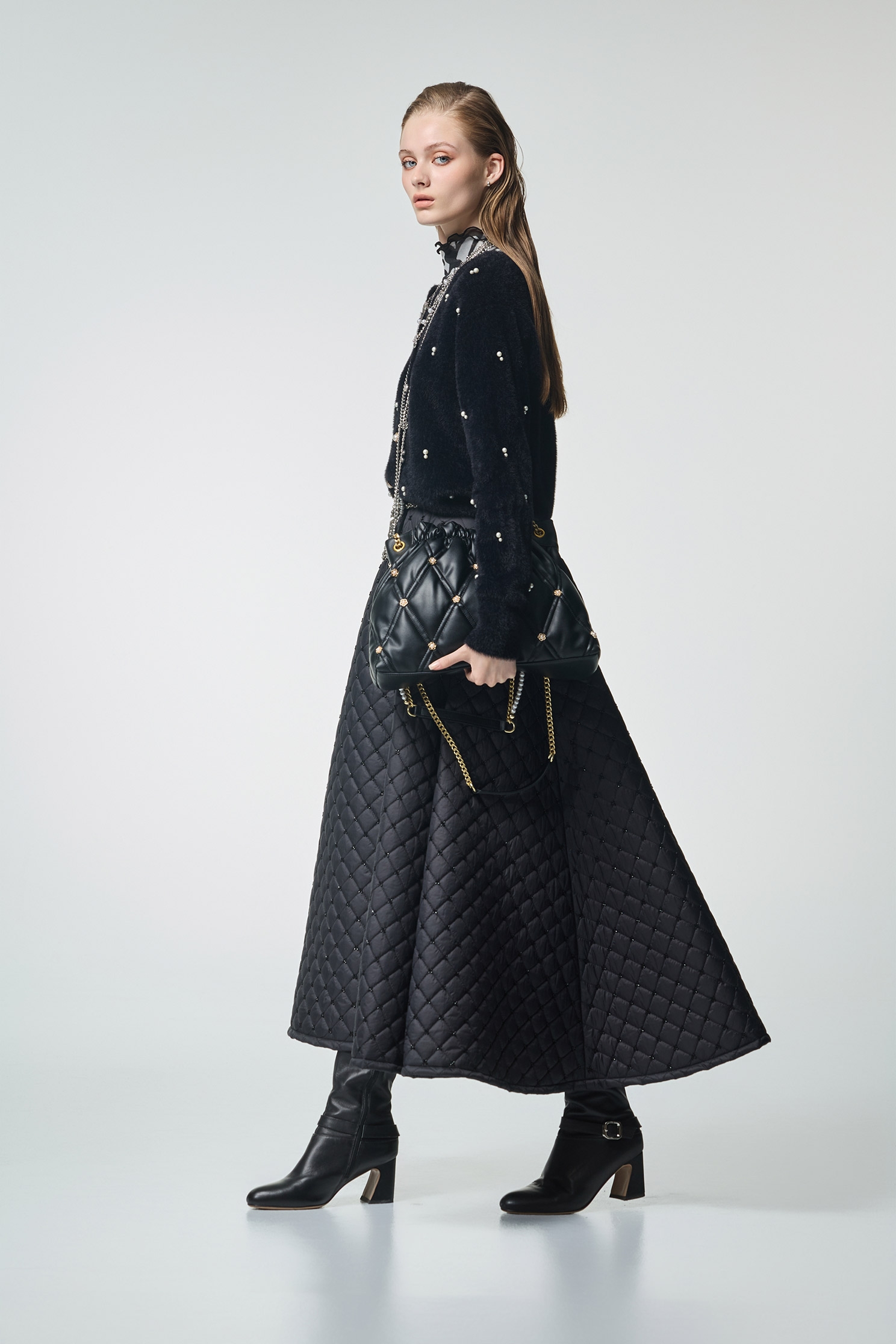 珍珠釘飾仿貂毛針織單品珍珠釘飾仿貂毛針織單品,上班OL穿搭,珍珠,秋冬穿搭,約會特輯,針織,針織衫