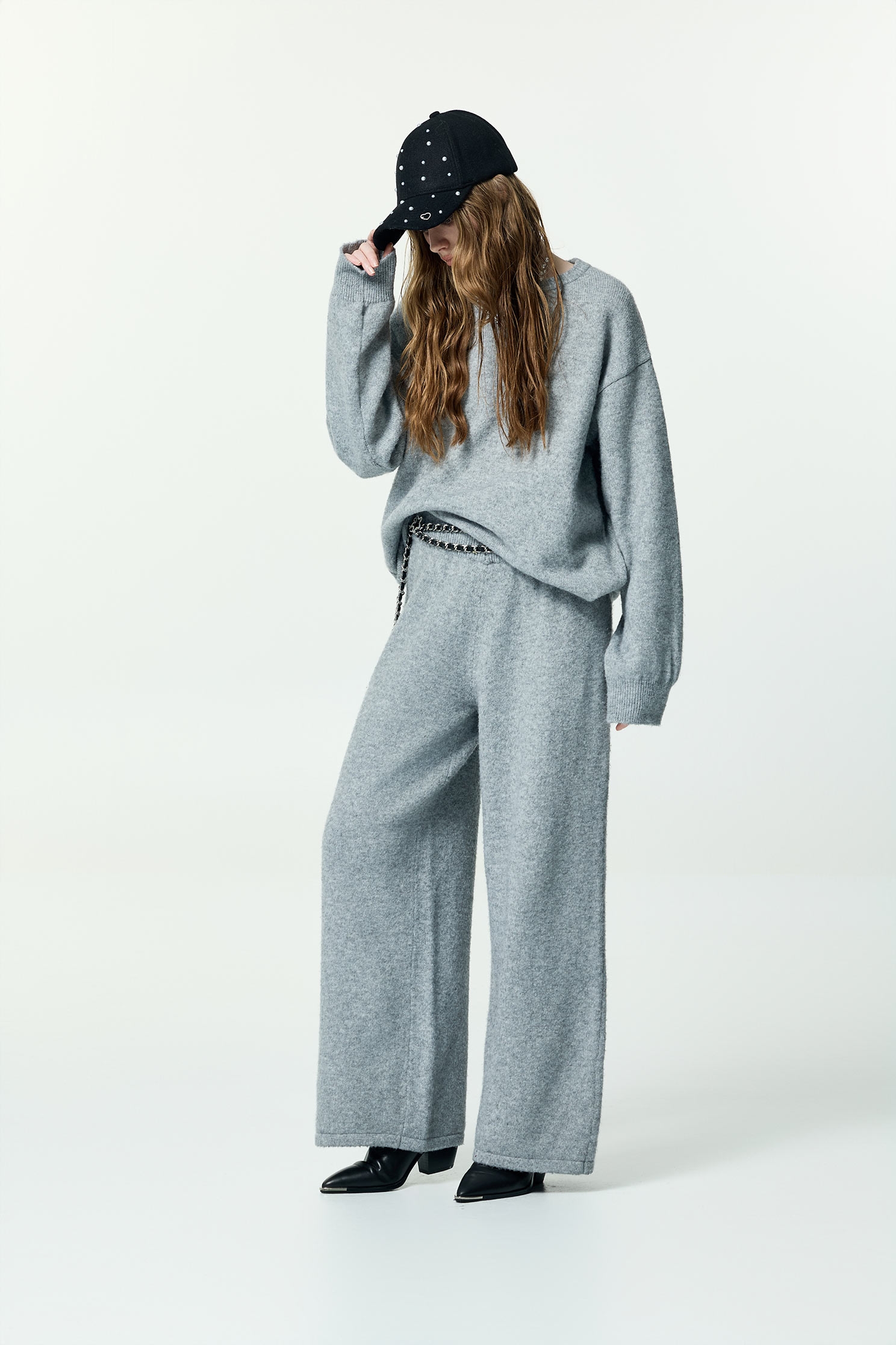 薄暮灰廓型針織上衣薄暮灰廓型針織上衣,上衣,時髦成套搭配,秋冬穿搭,針織,針織上衣,針織衫