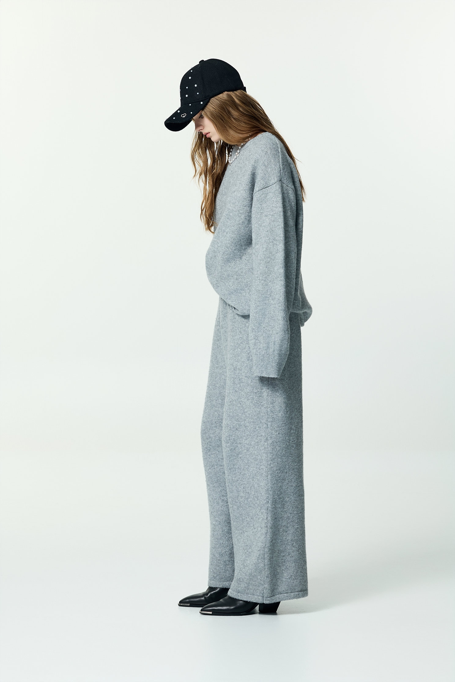 薄暮灰廓型針織上衣薄暮灰廓型針織上衣,上衣,時髦成套搭配,秋冬穿搭,針織,針織上衣,針織衫