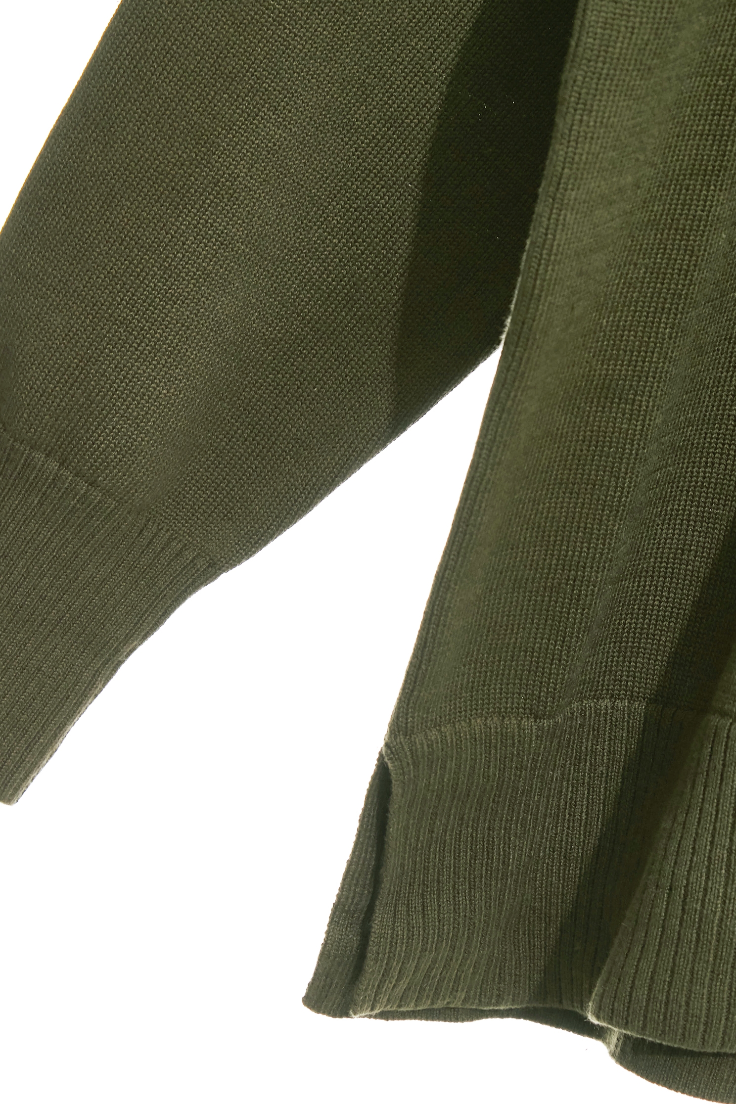 神秘綠綴單字針織上衣神秘綠綴單字針織上衣,上衣,秋冬穿搭,純棉,針織,針織衫