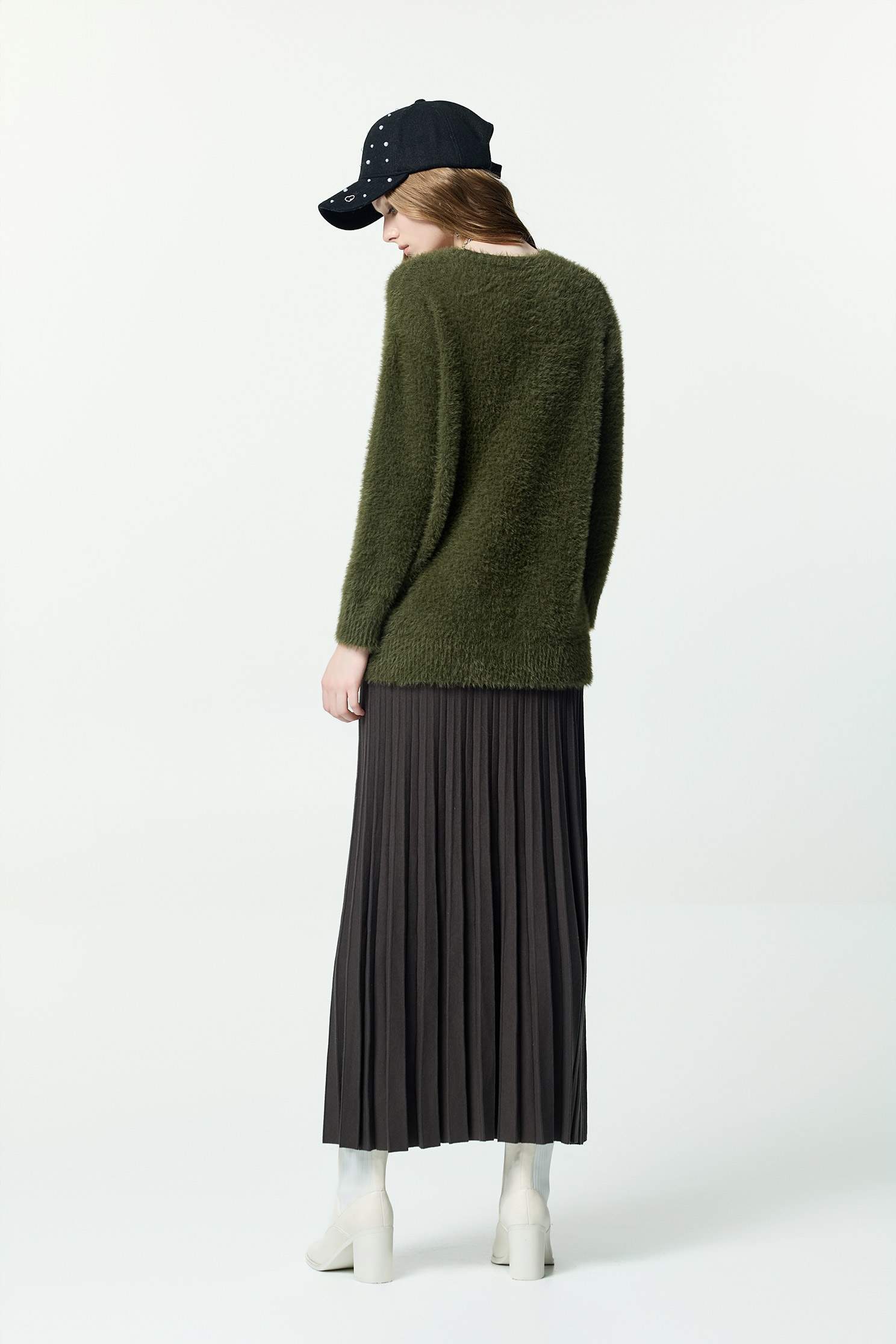 神秘綠崁字串針織上衣神秘綠崁字串針織上衣,上衣,秋冬穿搭,針織,針織衫