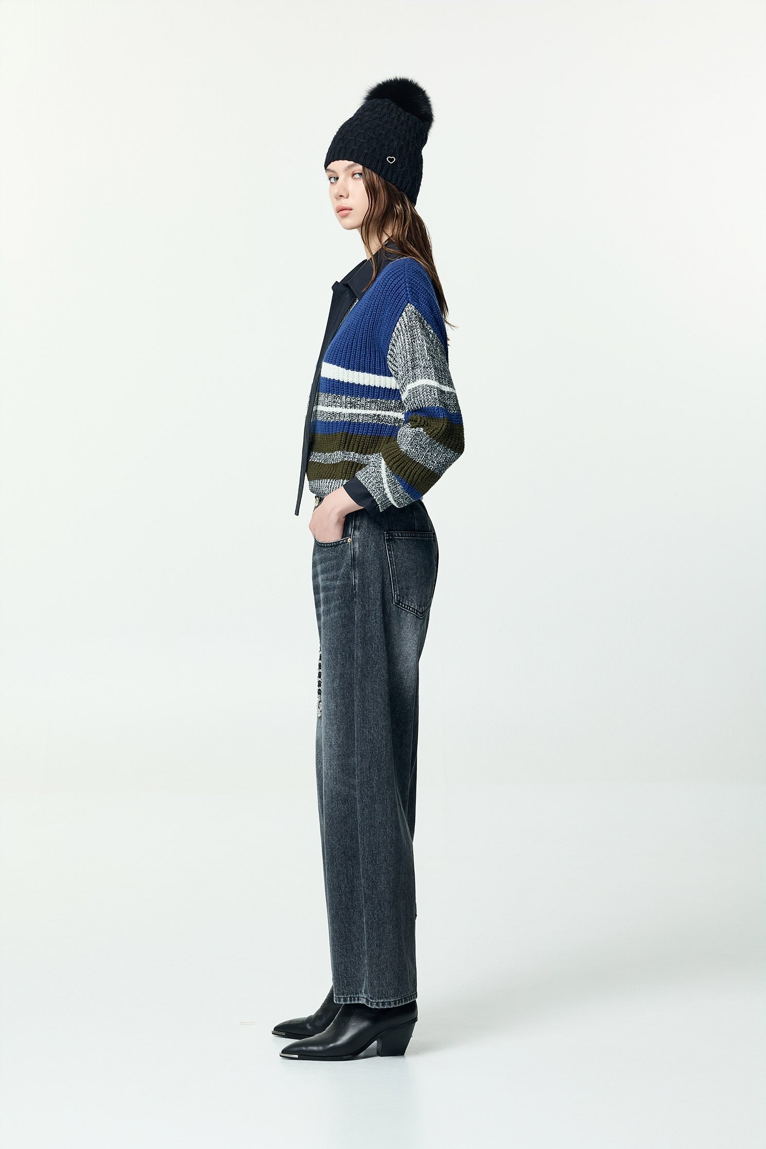 復古藍拼色針織上衣復古藍拼色針織上衣,上衣,條紋,秋冬穿搭,針織,針織衫