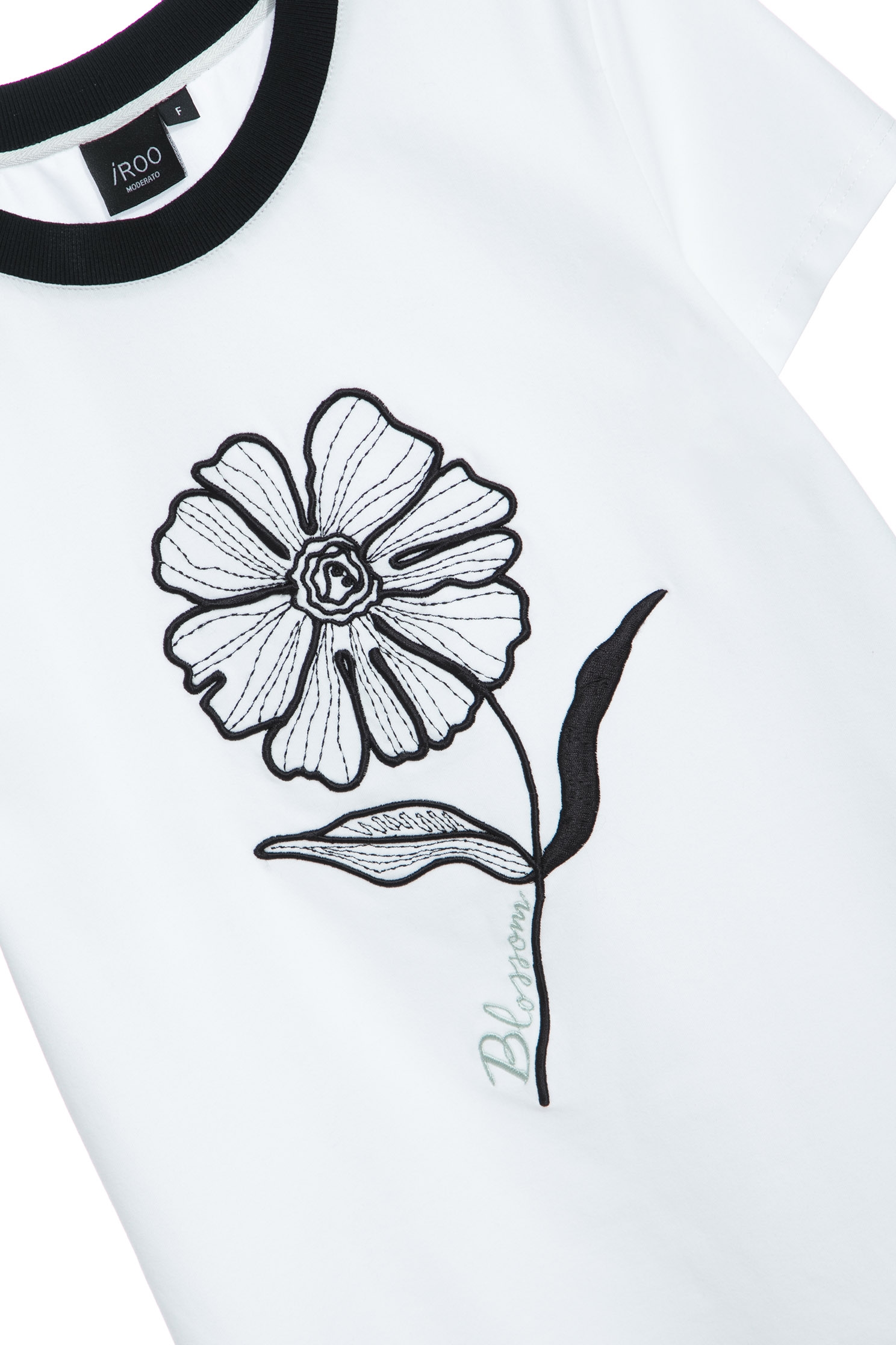 洋桔梗刺繡造型T恤上衣洋桔梗刺繡造型T恤上衣,T-Shirt,上衣,人氣商品,刺繡,春夏穿搭,白色上衣,純棉