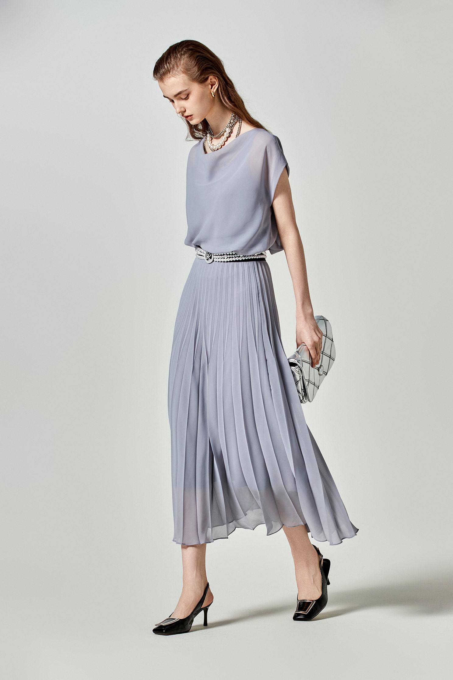 極致灰雪紡羅馬領單品上衣極致灰雪紡羅馬領單品上衣,上衣,內搭上衣,春夏穿搭,雪紡