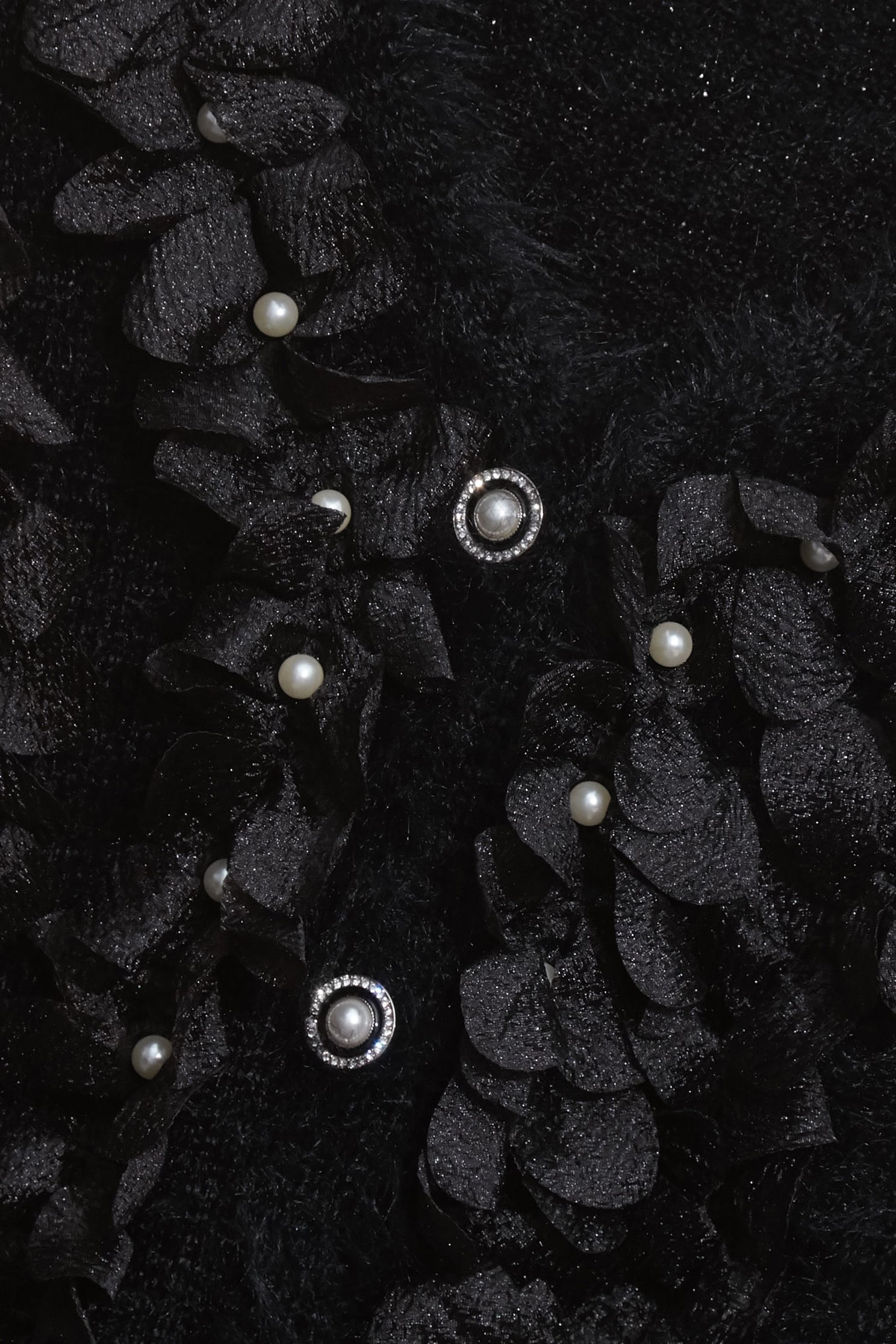 立體珍珠花朵針織單品立體珍珠花朵針織單品,時髦成套搭配,派對特輯,珍珠,秋冬穿搭,約會特輯,針織,針織衫