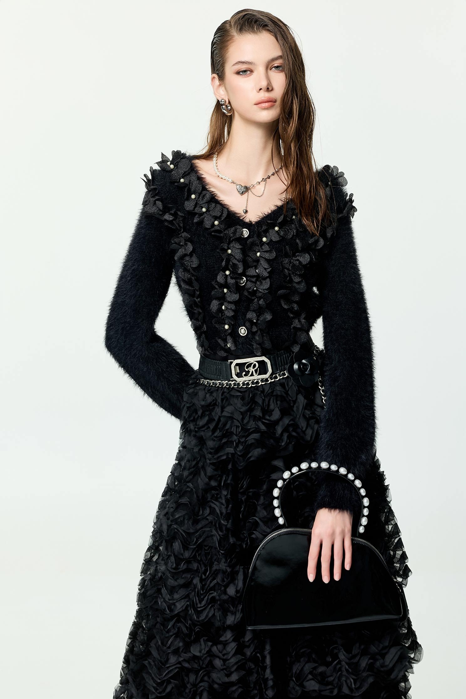 立體珍珠花朵針織單品立體珍珠花朵針織單品,時髦成套搭配,派對特輯,珍珠,秋冬穿搭,約會特輯,針織,針織衫