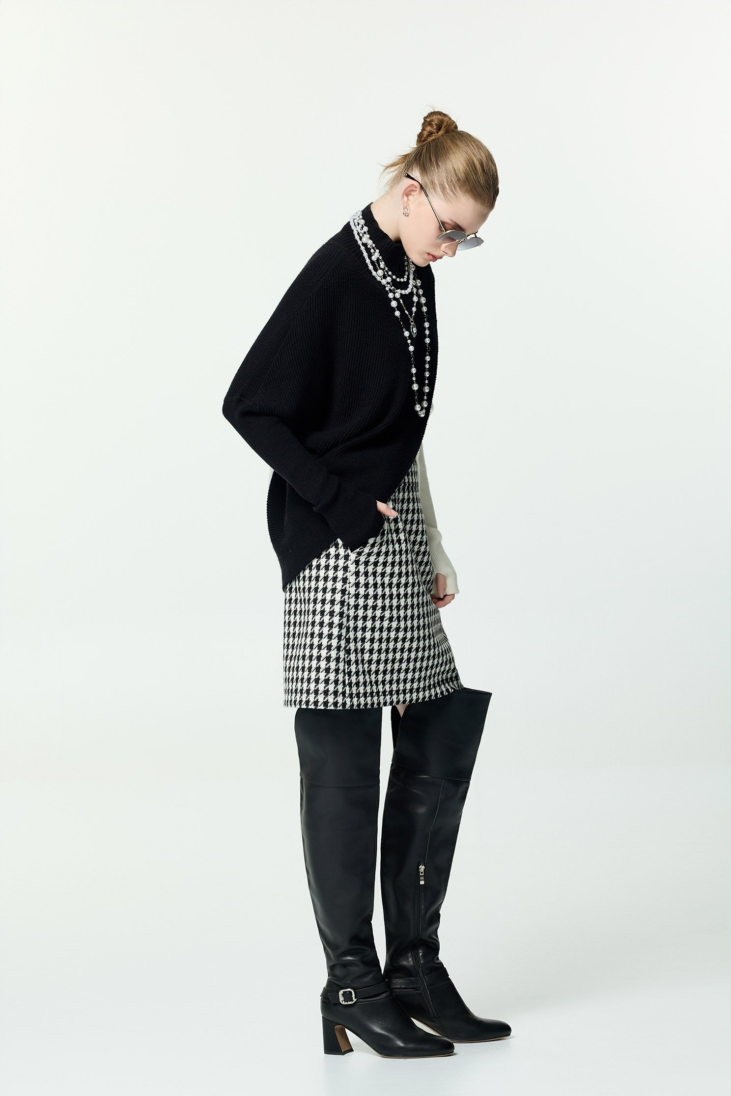 黑白拼接高領針織黑白拼接高領針織,上班OL穿搭,秋冬穿搭,約會特輯,針織,針織衫