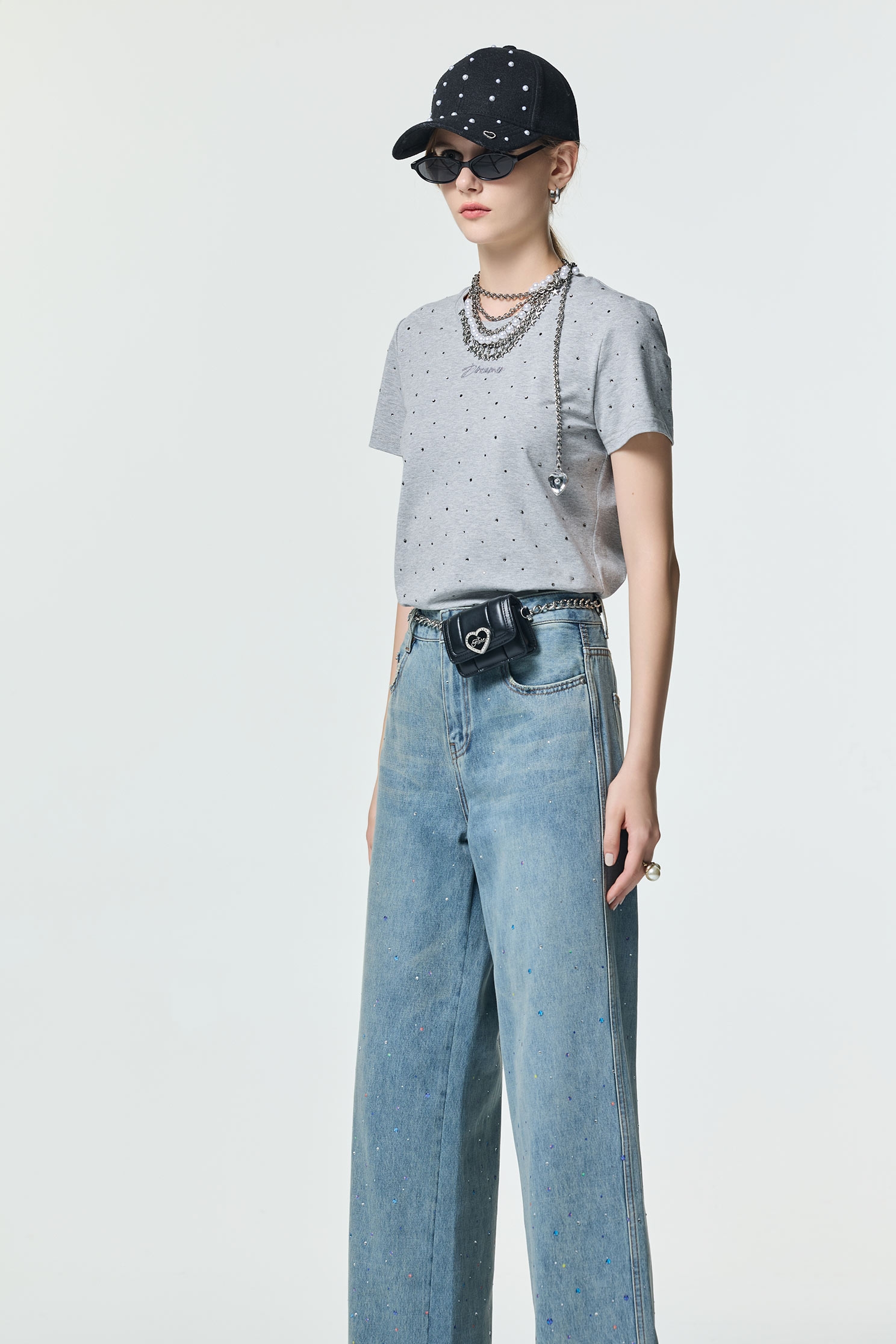 飾鑽Ｔ恤上衣飾鑽Ｔ恤上衣,上衣,刺繡,秋冬穿搭,純棉