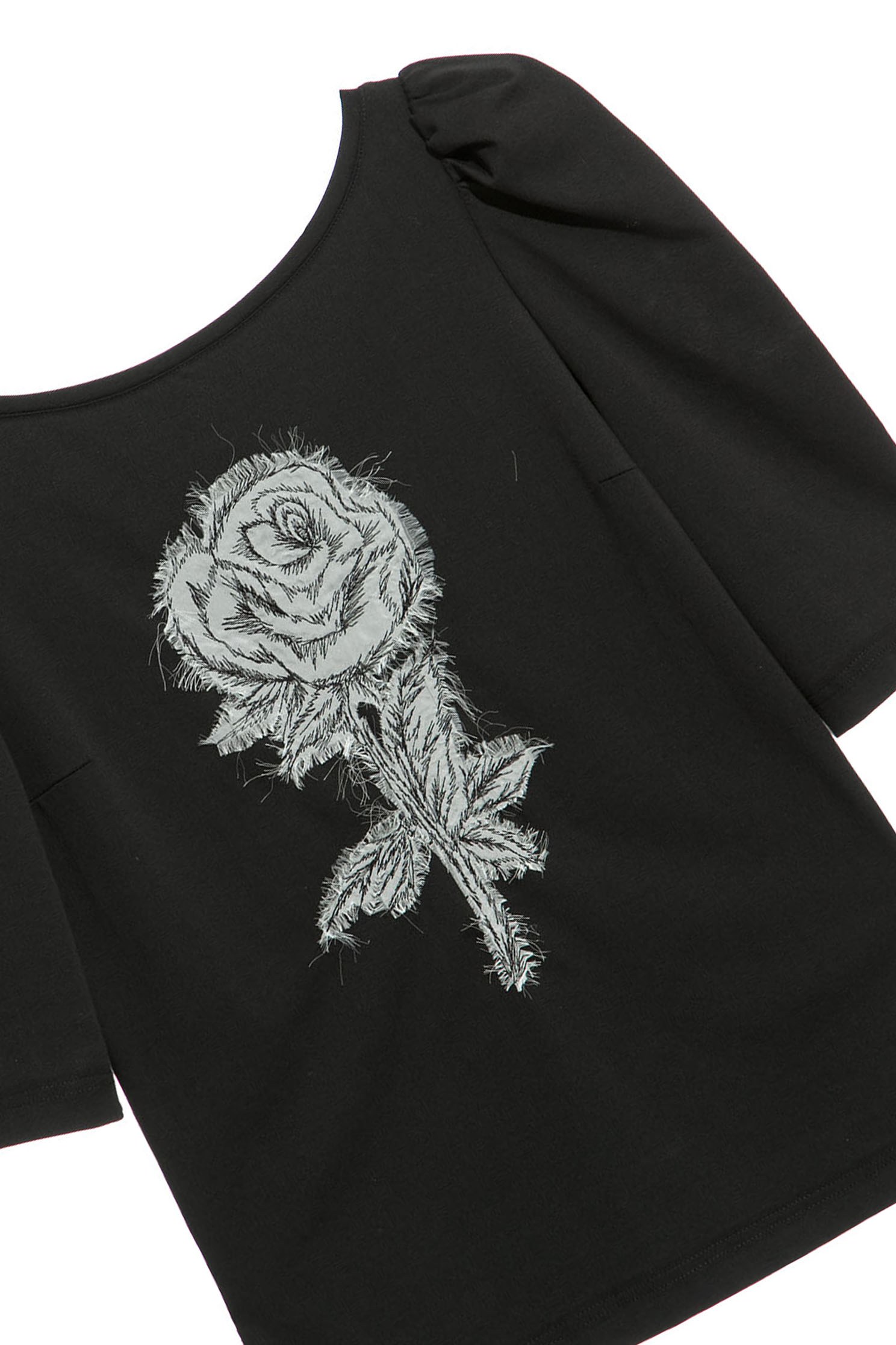 剪影花刺繡T恤剪影花刺繡T恤,T-Shirt,T恤,上衣,人氣商品,刺繡,秋冬穿搭,輕奢工藝,黑色上衣