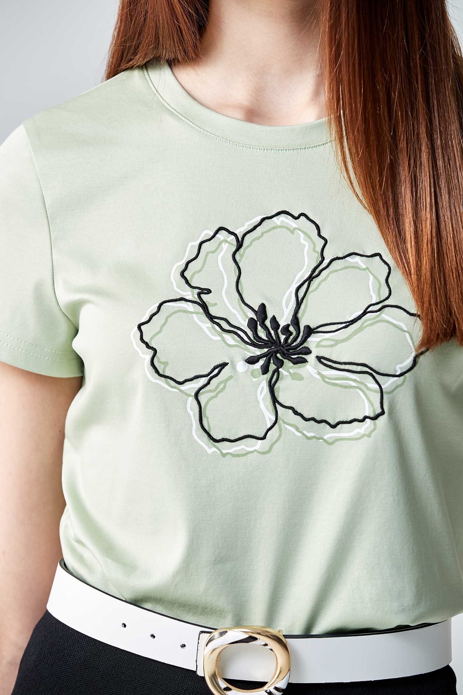 花卉光影感印花T恤花卉光影感印花T恤,T-Shirt,T恤,上衣,刺繡,秋冬穿搭