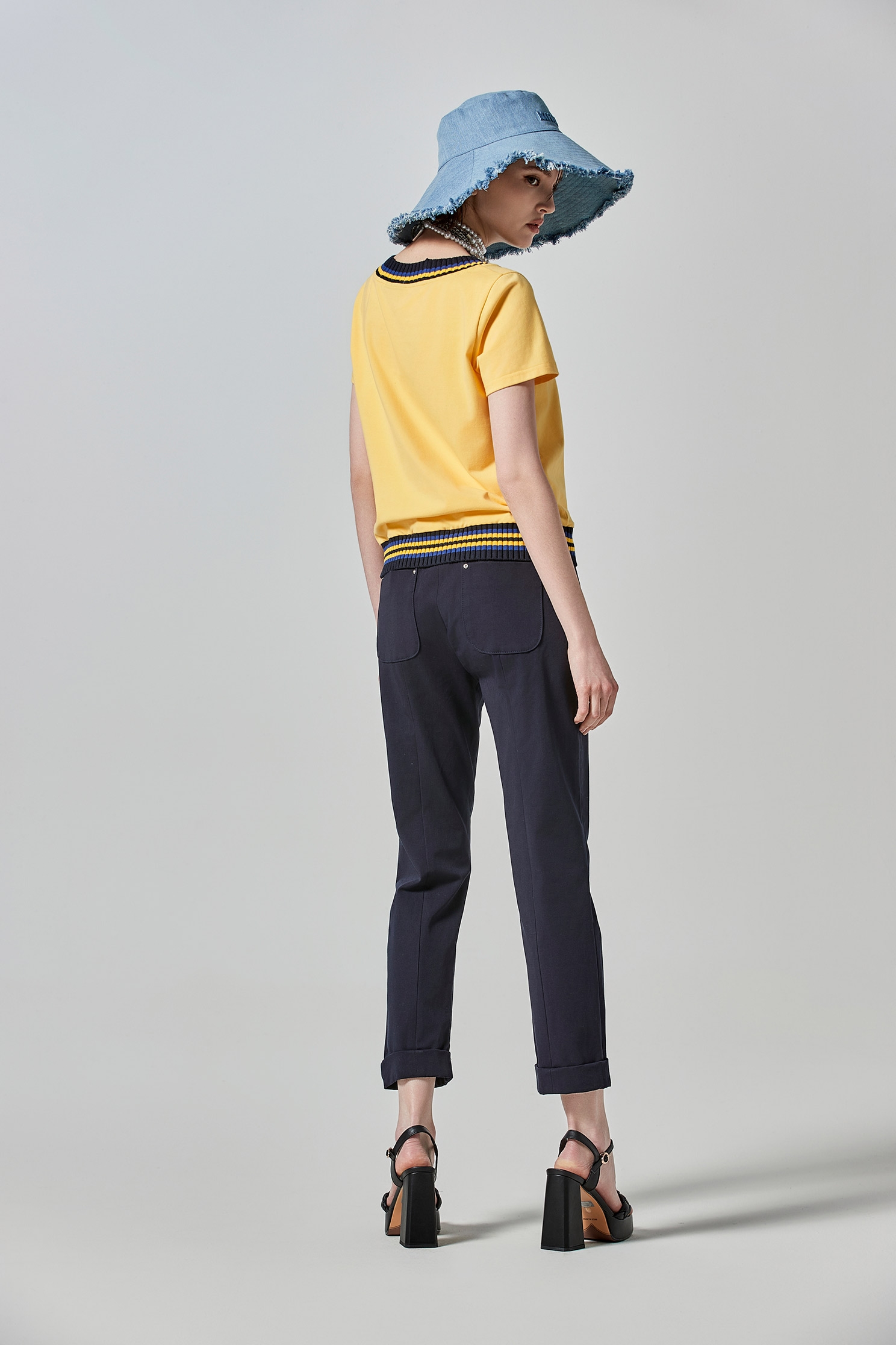 太陽黃拼色羅紋T太陽黃拼色羅紋T,T-Shirt,上衣,人氣商品,春夏穿搭,純棉,繡花