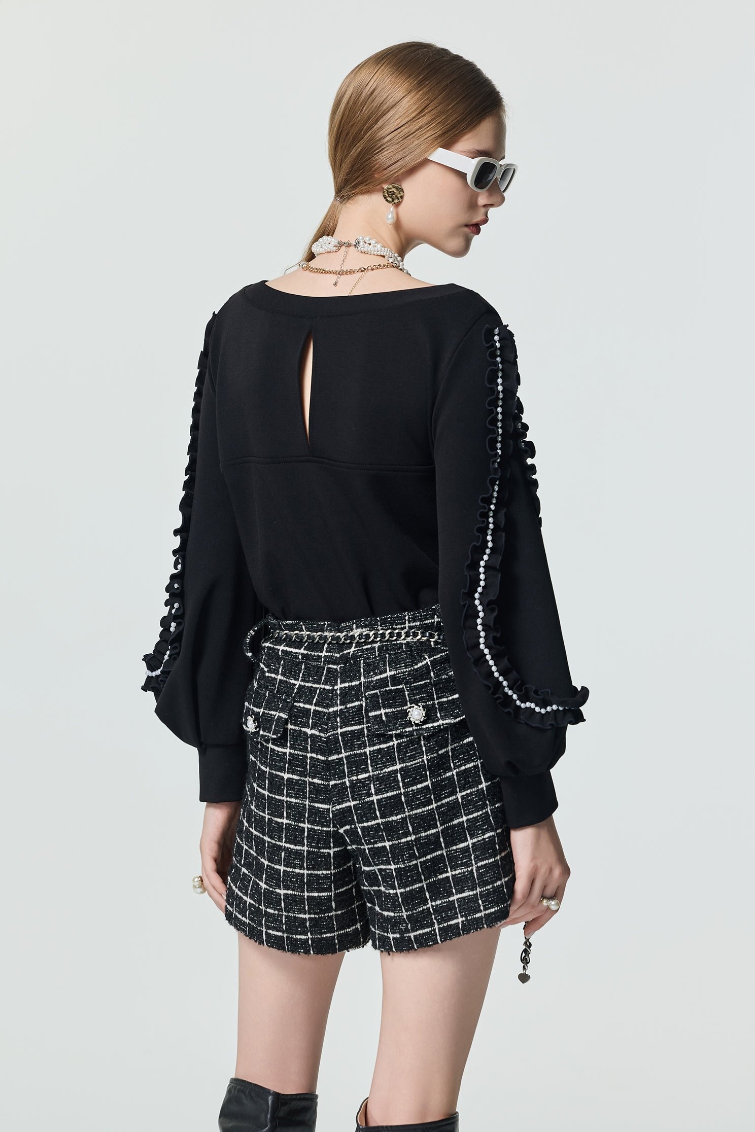 荷葉珍珠蓬袖單品T恤荷葉珍珠蓬袖單品T恤,上衣,春夏穿搭,珍珠,荷葉,黑色上衣