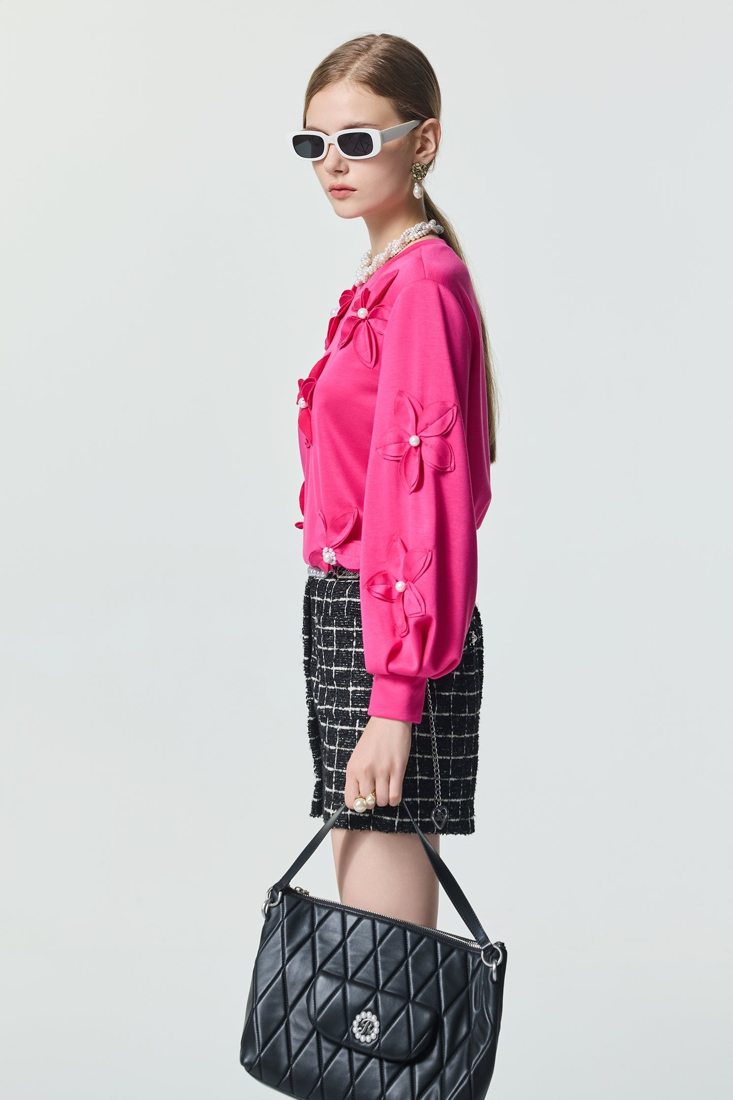 洋紅粉立體壓花珍珠縫飾單品洋紅粉立體壓花珍珠縫飾單品,上衣,春夏穿搭,珍珠,約會特輯