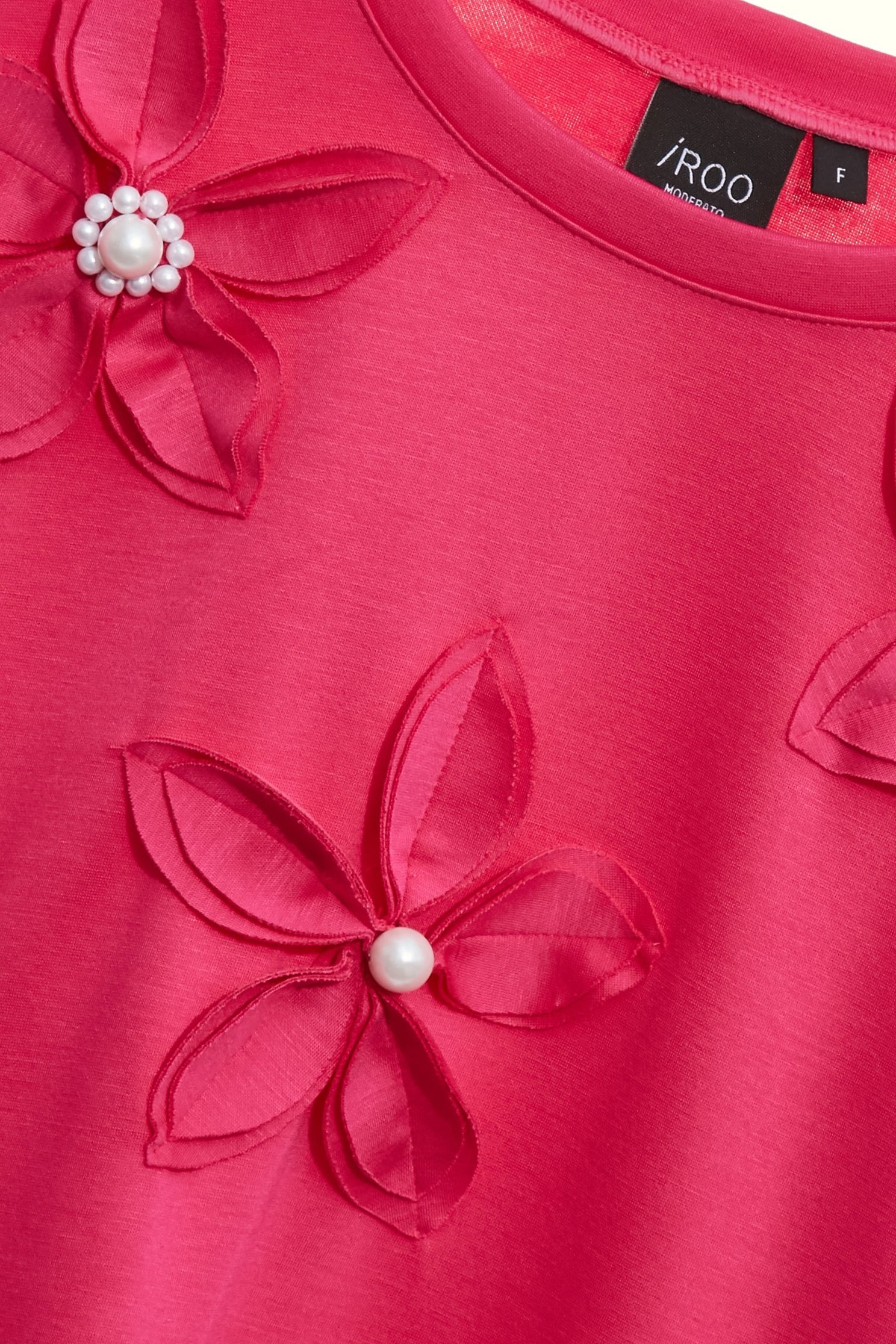 洋紅粉立體壓花珍珠縫飾單品洋紅粉立體壓花珍珠縫飾單品,上衣,春夏穿搭,珍珠,約會特輯