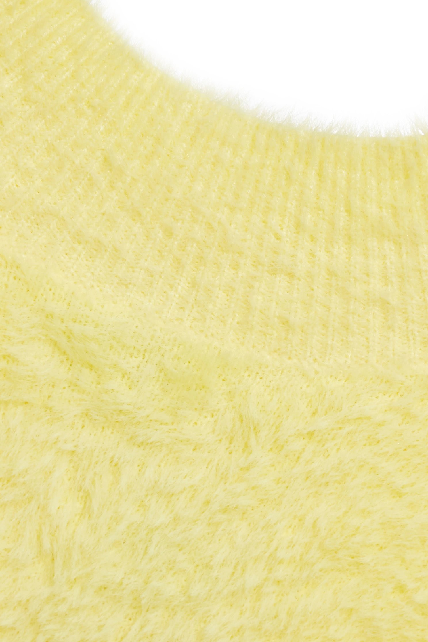 萊姆黃仿水貂毛針織上衣萊姆黃仿水貂毛針織上衣,上衣,春夏穿搭,簡約穿搭,約會特輯,針織,針織上衣,針織衫