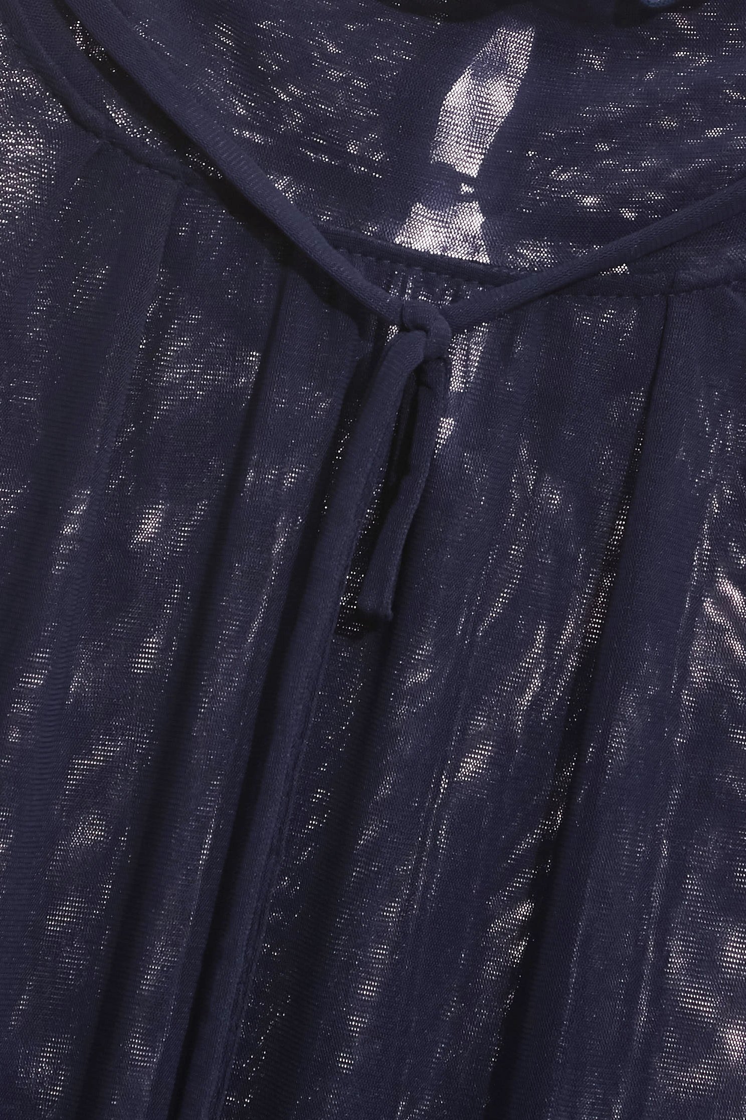 海軍藍輕柔內搭上衣海軍藍輕柔內搭上衣,上班OL穿搭,上衣,內搭上衣,秋冬穿搭,簡約穿搭,約會特輯