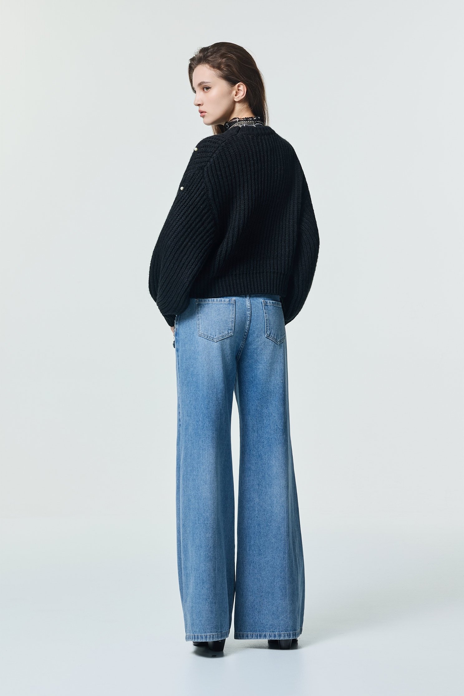 玉米目珍珠釘飾針織單品玉米目珍珠釘飾針織單品,上衣,春夏穿搭,珍珠,針織,針織衫,黑色上衣