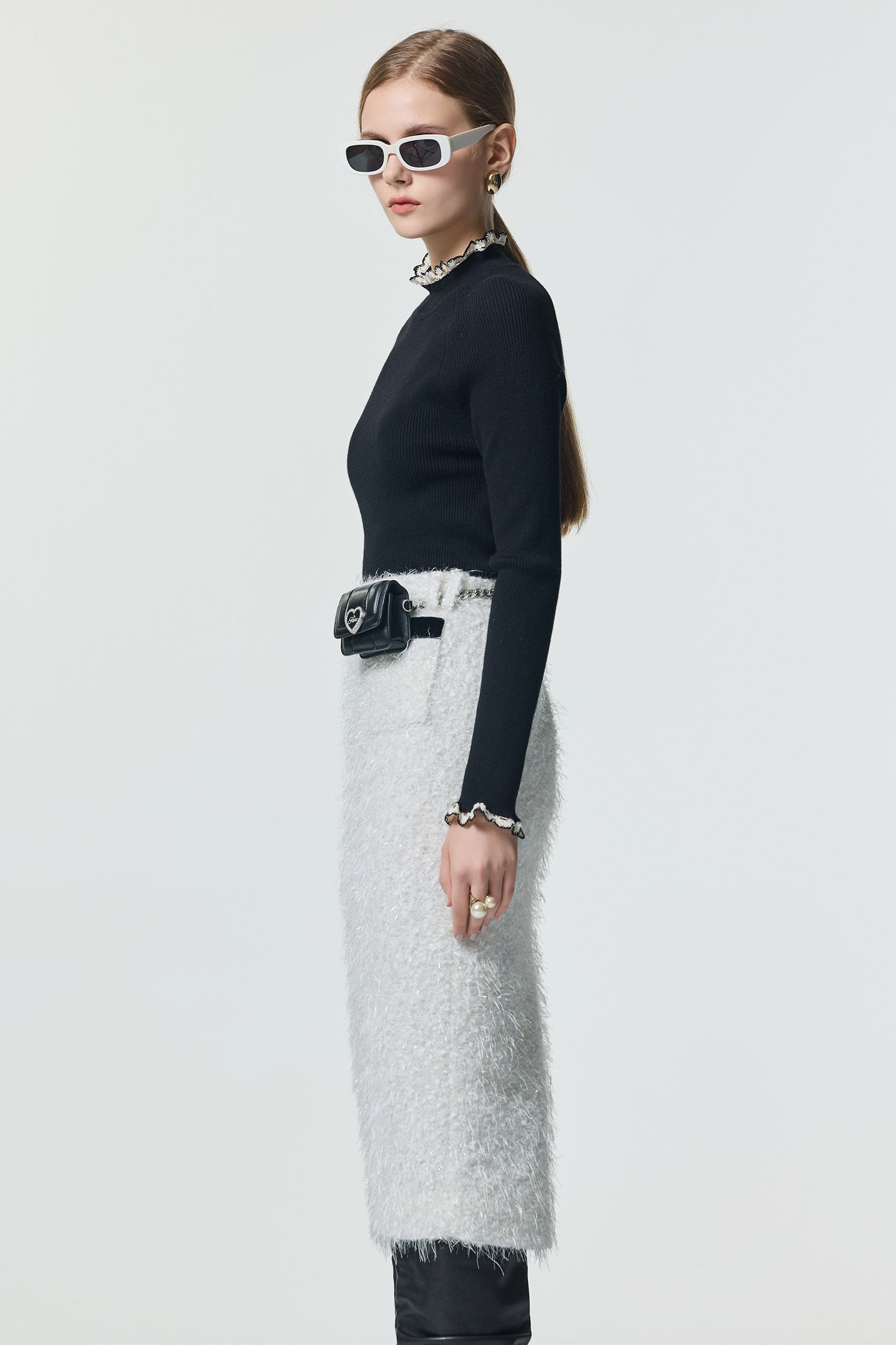 配色荷葉織帶坑條針織單品配色荷葉織帶坑條針織單品,上衣,春夏穿搭,荷葉,針織,針織衫,黑色上衣