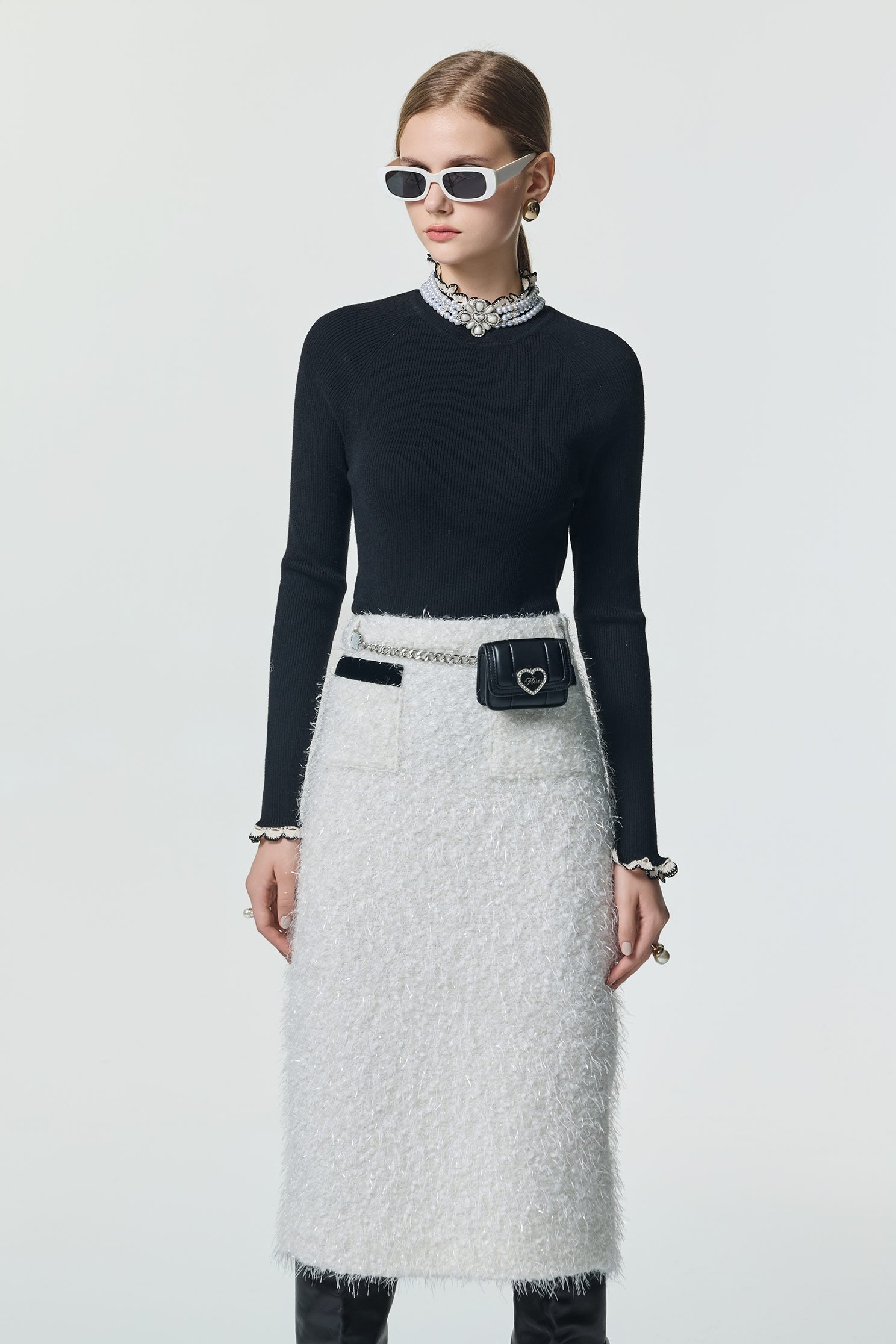 配色荷葉織帶坑條針織單品配色荷葉織帶坑條針織單品,上衣,春夏穿搭,荷葉,針織,針織衫,黑色上衣