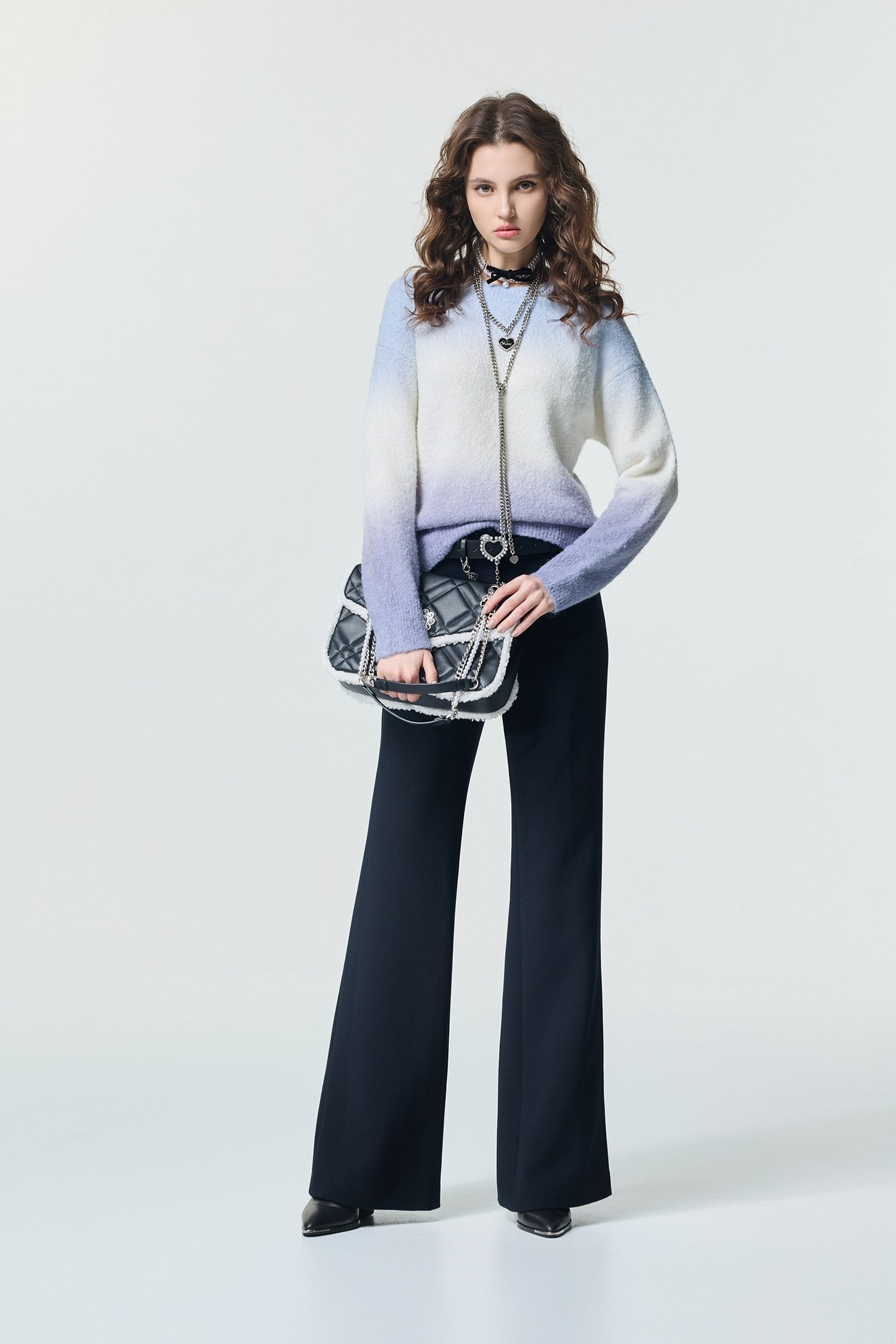 月光石藍漸層針織上衣月光石藍漸層針織上衣,上衣,春夏穿搭,簡約穿搭,約會特輯,針織,針織上衣,針織衫