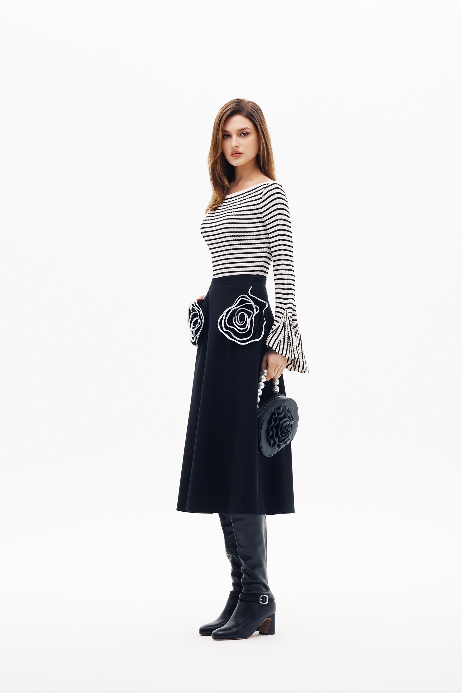 喇叭花瓣袖條紋針織上衣喇叭花瓣袖條紋針織上衣,上班OL穿搭,上衣,春夏穿搭,條紋,約會特輯,針織,針織衫