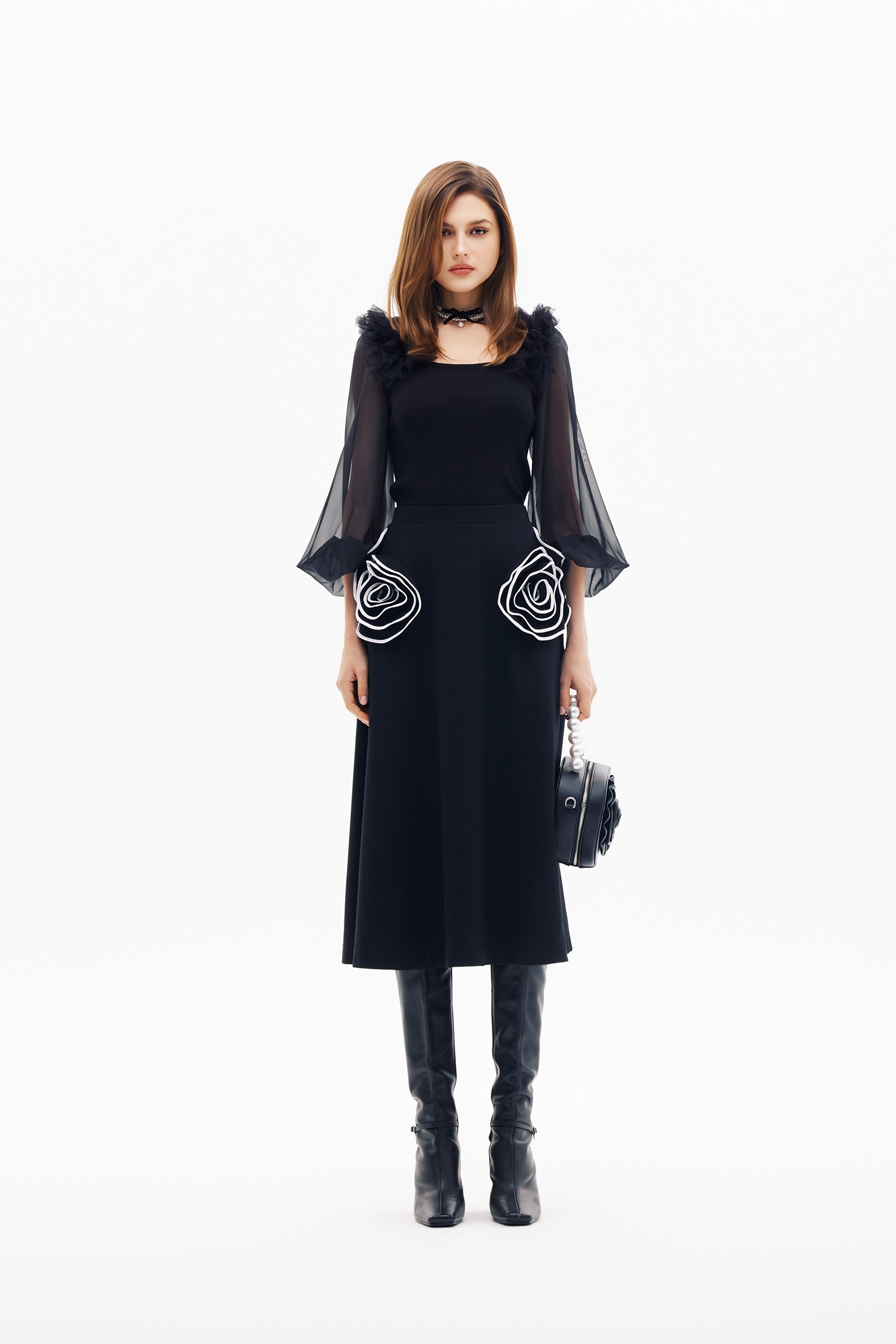 異材拼接荷葉針織上衣異材拼接荷葉針織上衣,上班OL穿搭,上衣,春夏穿搭,約會特輯,荷葉,針織,針織衫,黑色上衣