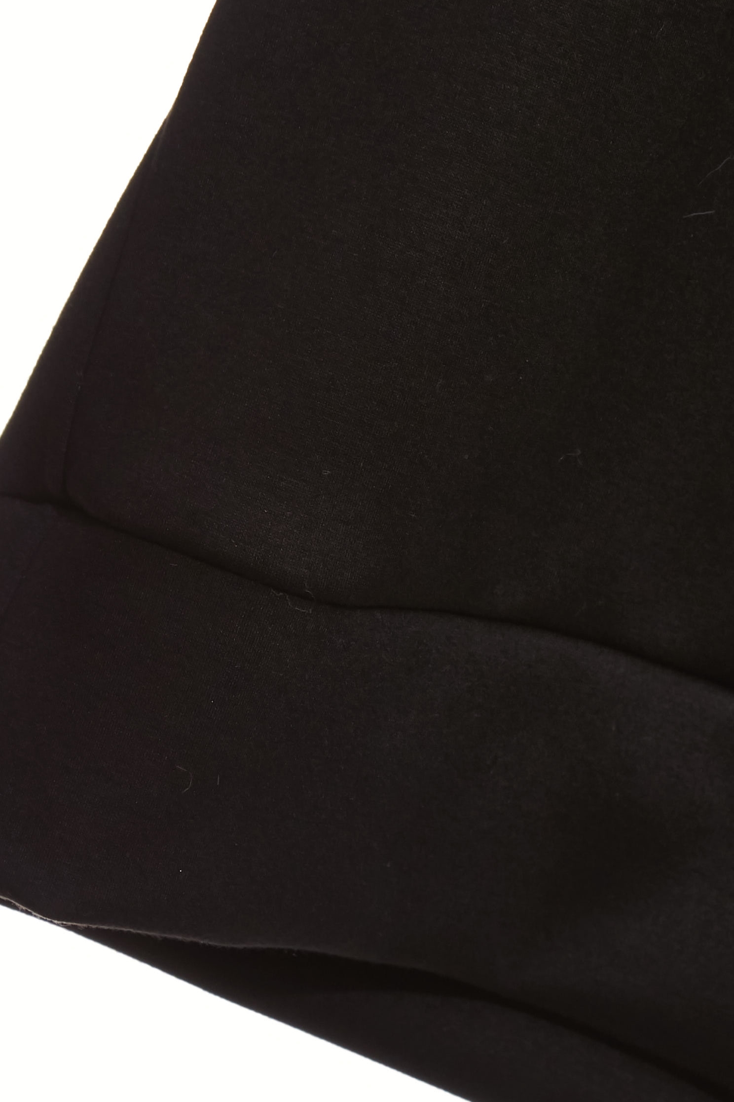 黑玫瑰繞花短袖單品黑玫瑰繞花短袖單品,上班OL穿搭,上衣,春夏穿搭,約會特輯,黑色上衣