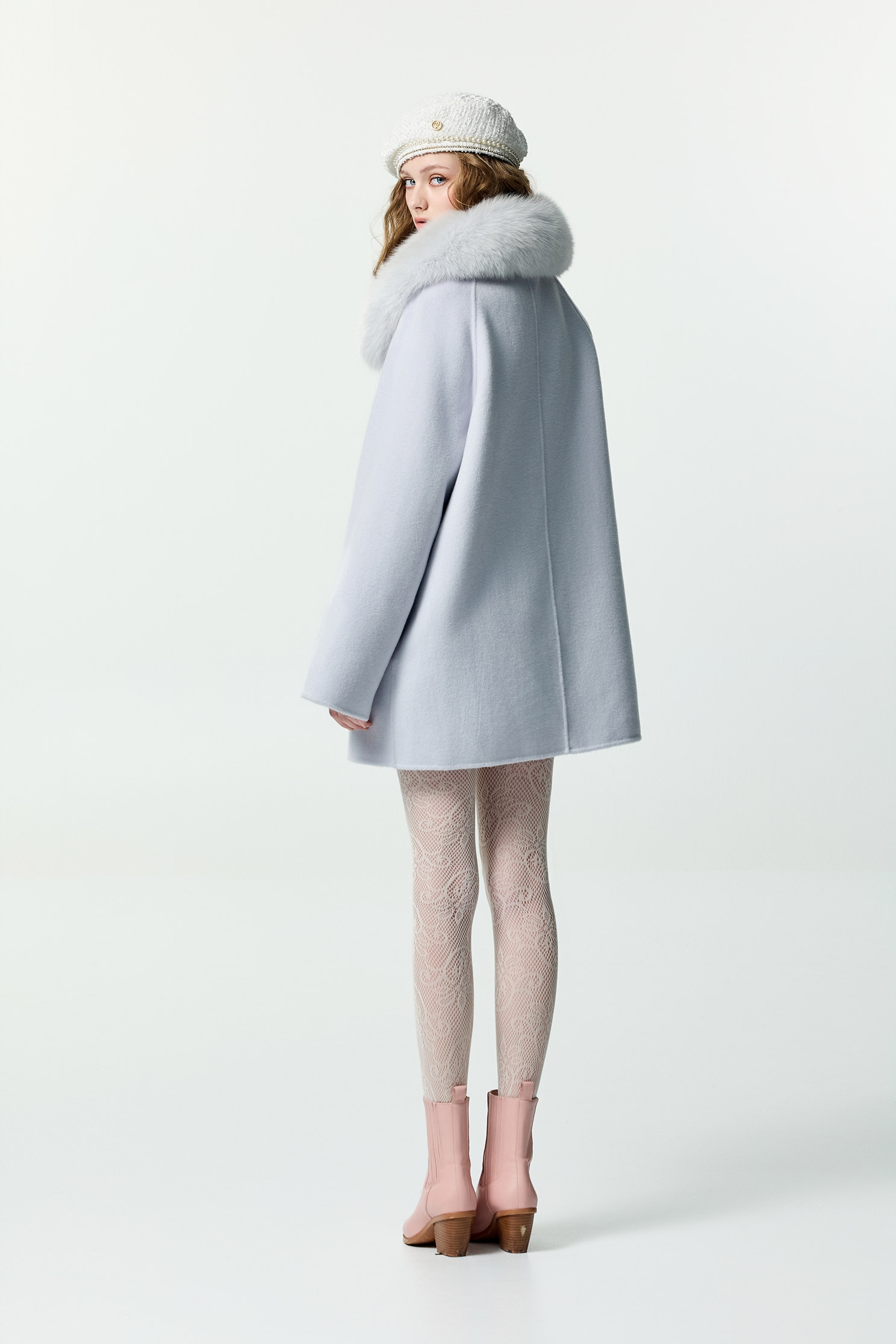 清暉藍斗篷式羊毛大衣清暉藍斗篷式羊毛大衣,秋冬穿搭,約會特輯,長大衣