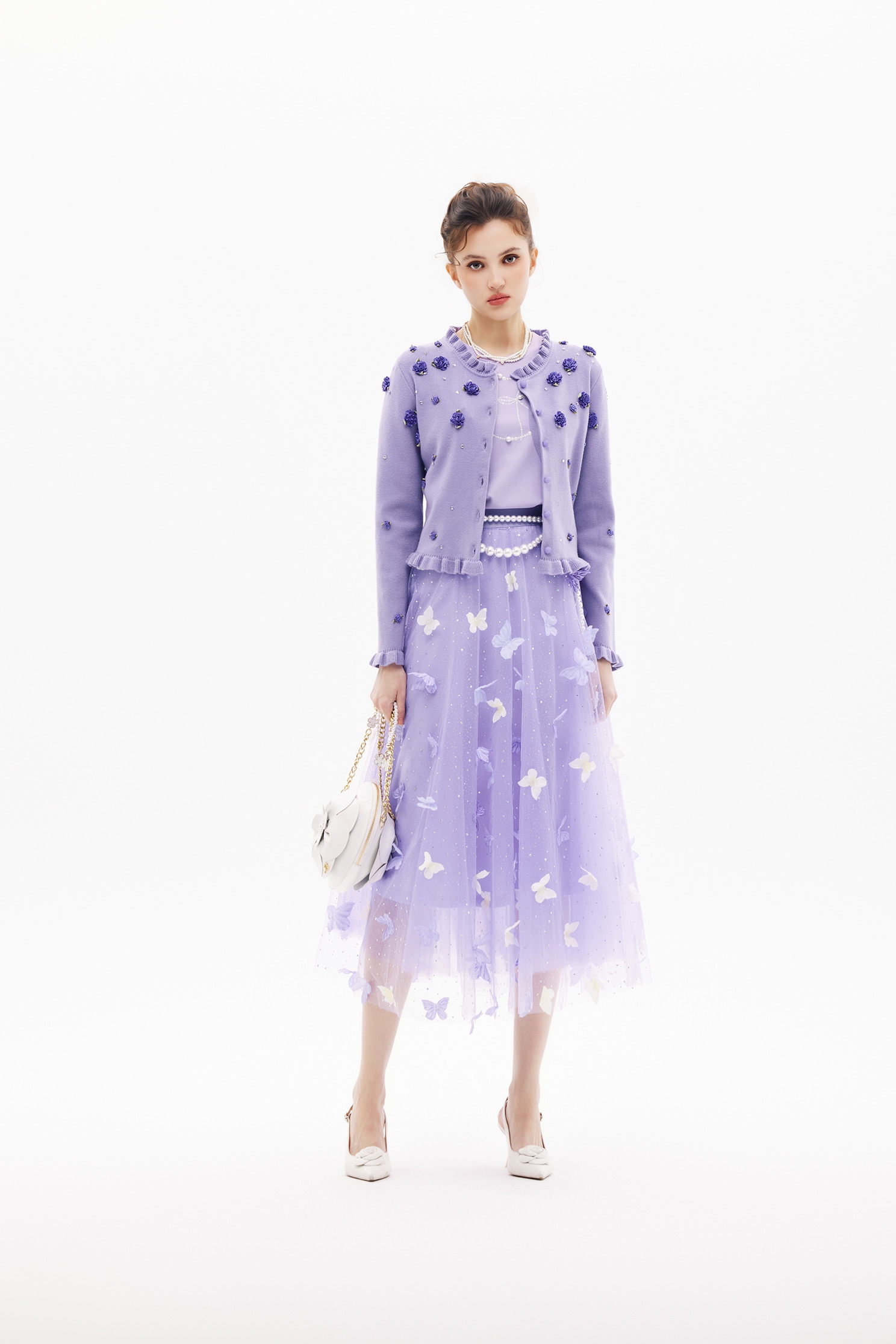 綴藍紫色手工花針織外套綴藍紫色手工花針織外套,上班OL穿搭,外套,春夏穿搭,約會特輯,花花世界,荷葉,針織,針織外套