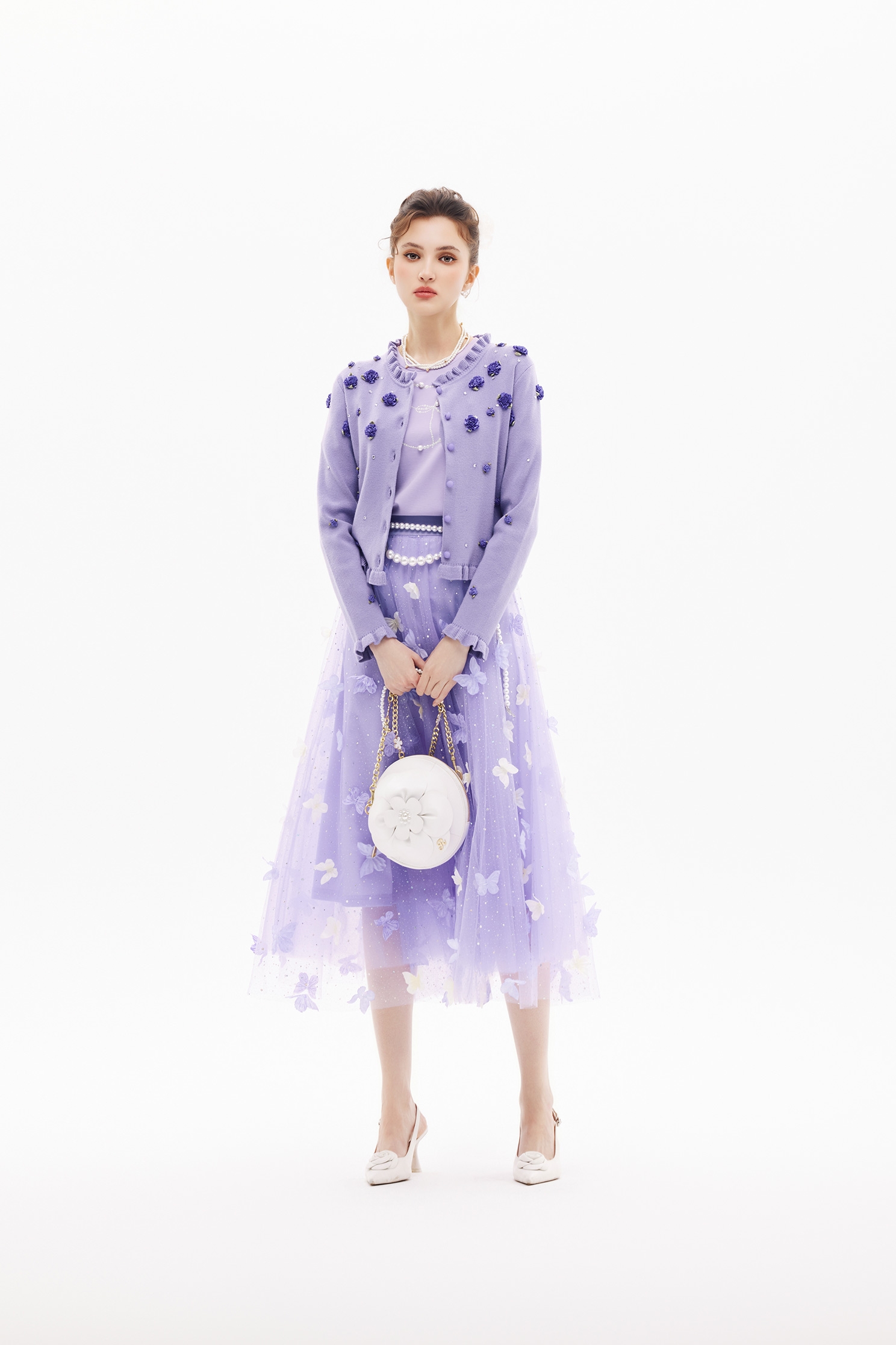 綴藍紫色手工花針織外套綴藍紫色手工花針織外套,上班OL穿搭,外套,春夏穿搭,約會特輯,花花世界,荷葉,針織,針織外套