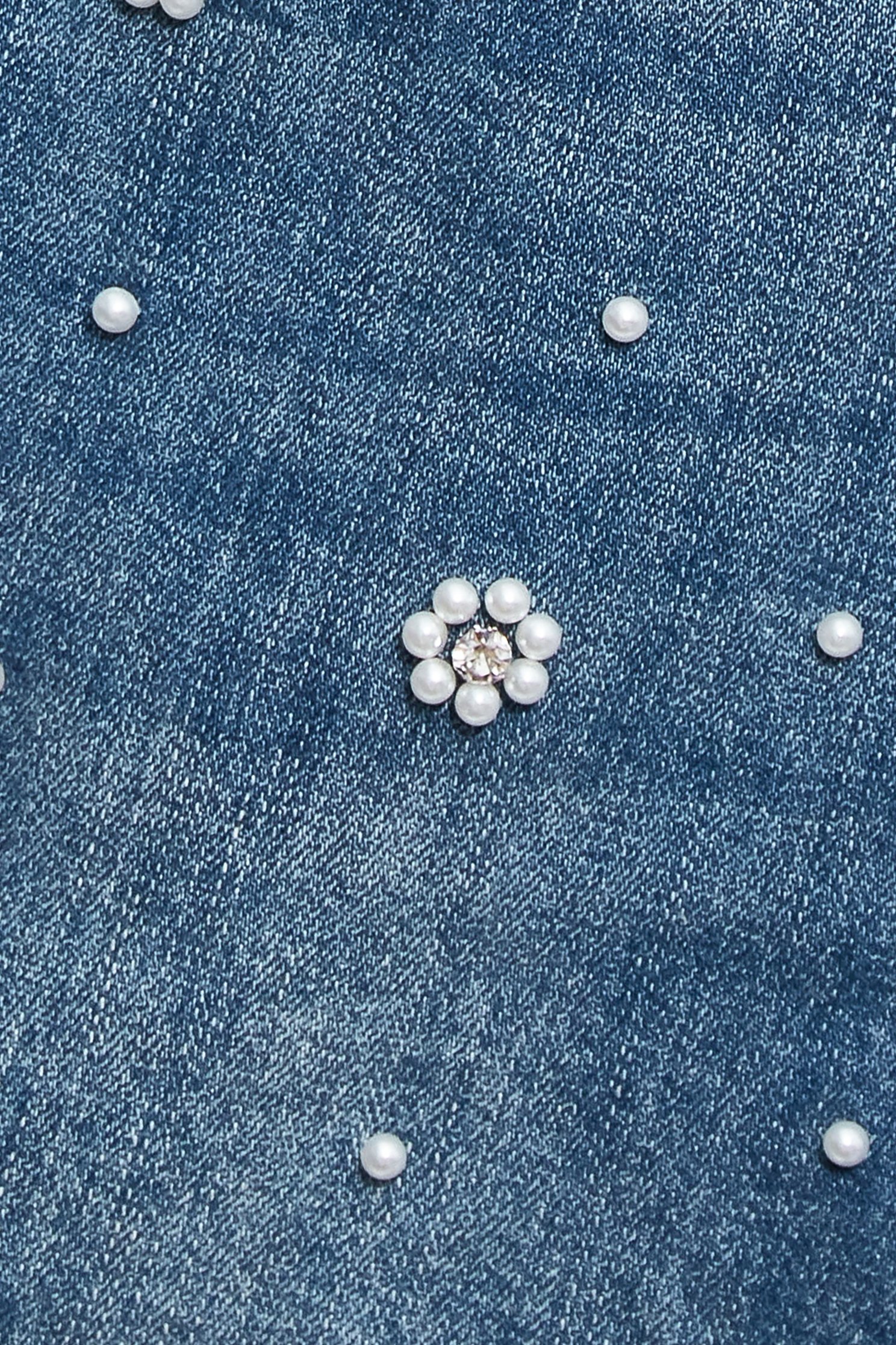 手工珍珠花瓣造型牛仔裙手工珍珠花瓣造型牛仔裙,牛仔,牛仔裙,珍珠,秋冬穿搭