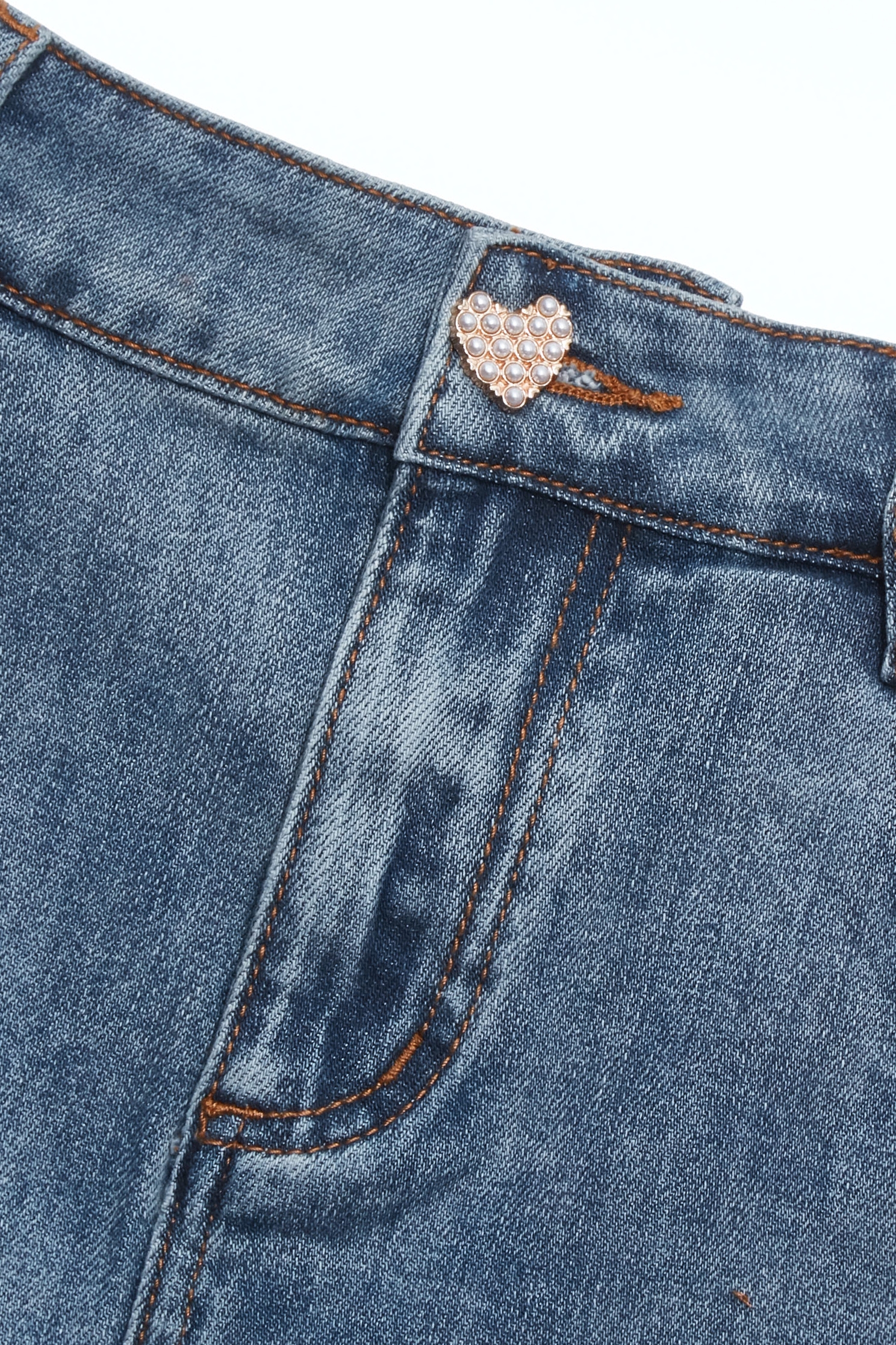 綴羽毛裝飾牛仔中長裙綴羽毛裝飾牛仔中長裙,春夏穿搭,牛仔,牛仔裙,約會特輯,長裙