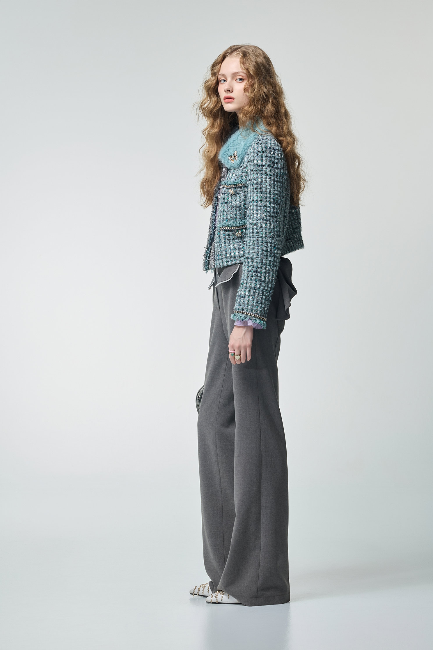 珍珠口袋邊喇叭褲珍珠口袋邊喇叭褲,喇叭褲,珍珠,秋冬穿搭,花花世界,蝴蝶結,褲子