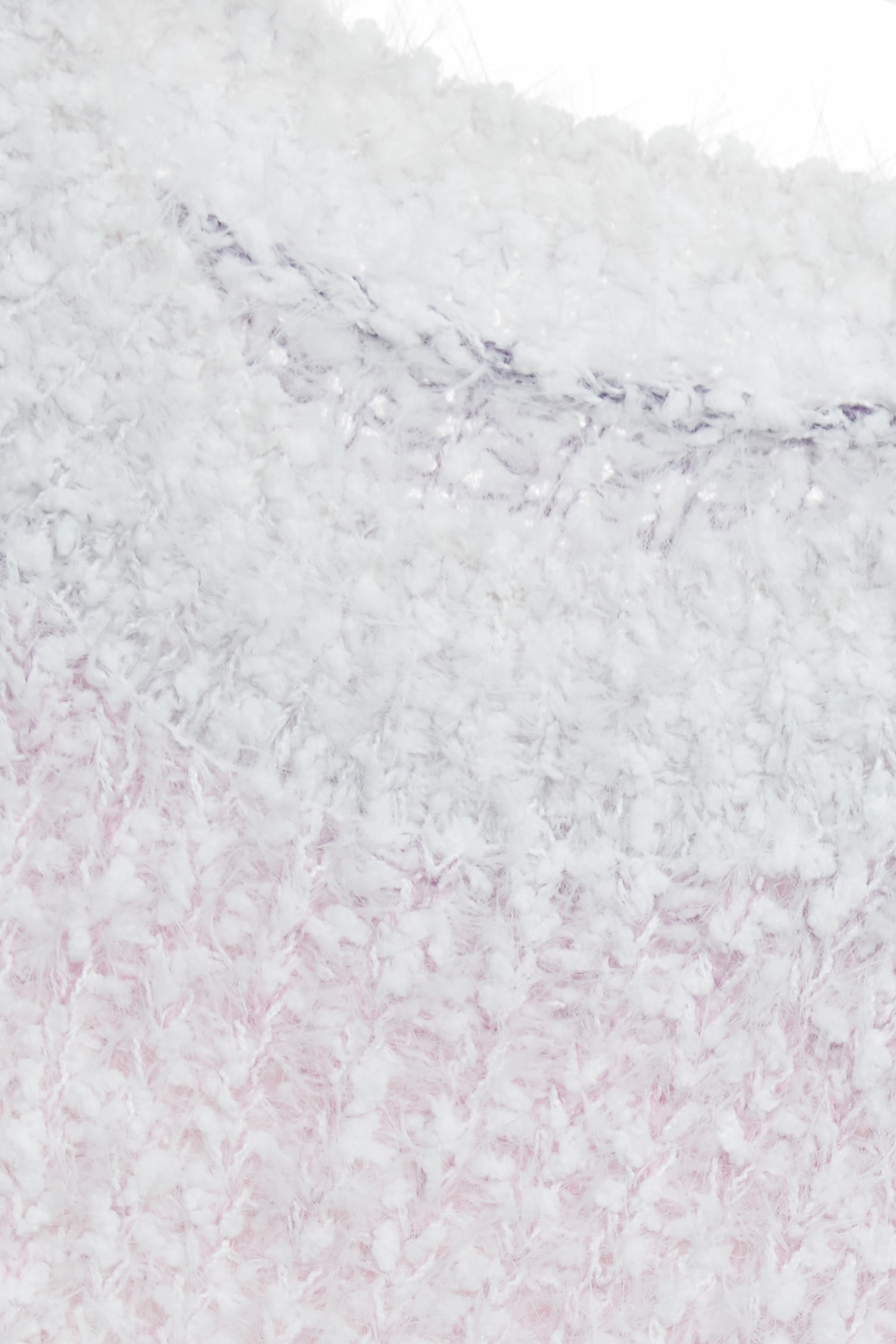 綴丁香紫手鉤花針織上衣綴丁香紫手鉤花針織上衣,上衣,秋冬穿搭,約會特輯,花花世界,針織,針織上衣,針織衫