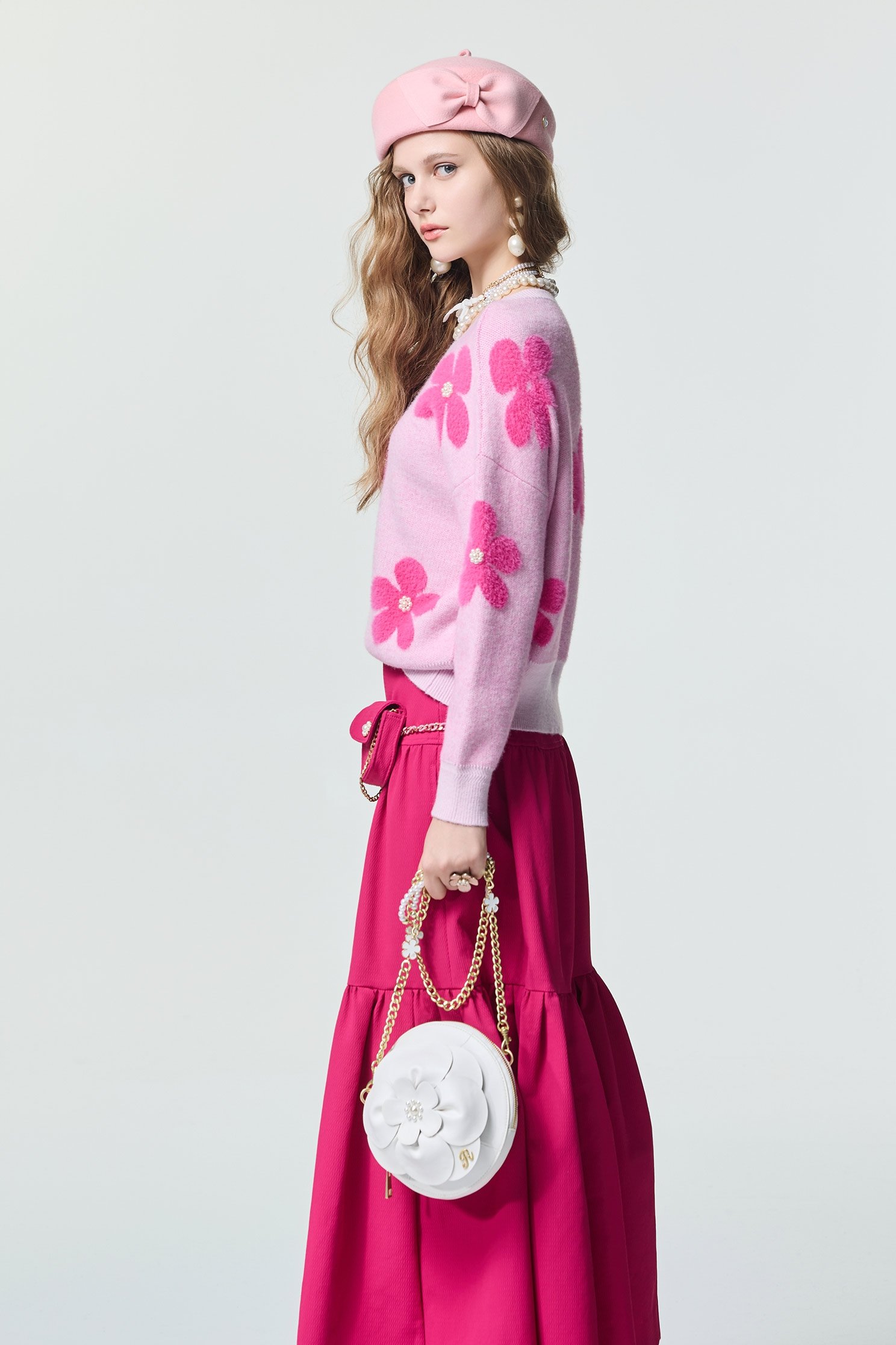 洋紅粉花朵褆花針織上衣洋紅粉花朵褆花針織上衣,上衣,春夏穿搭,珍珠,針織,針織衫