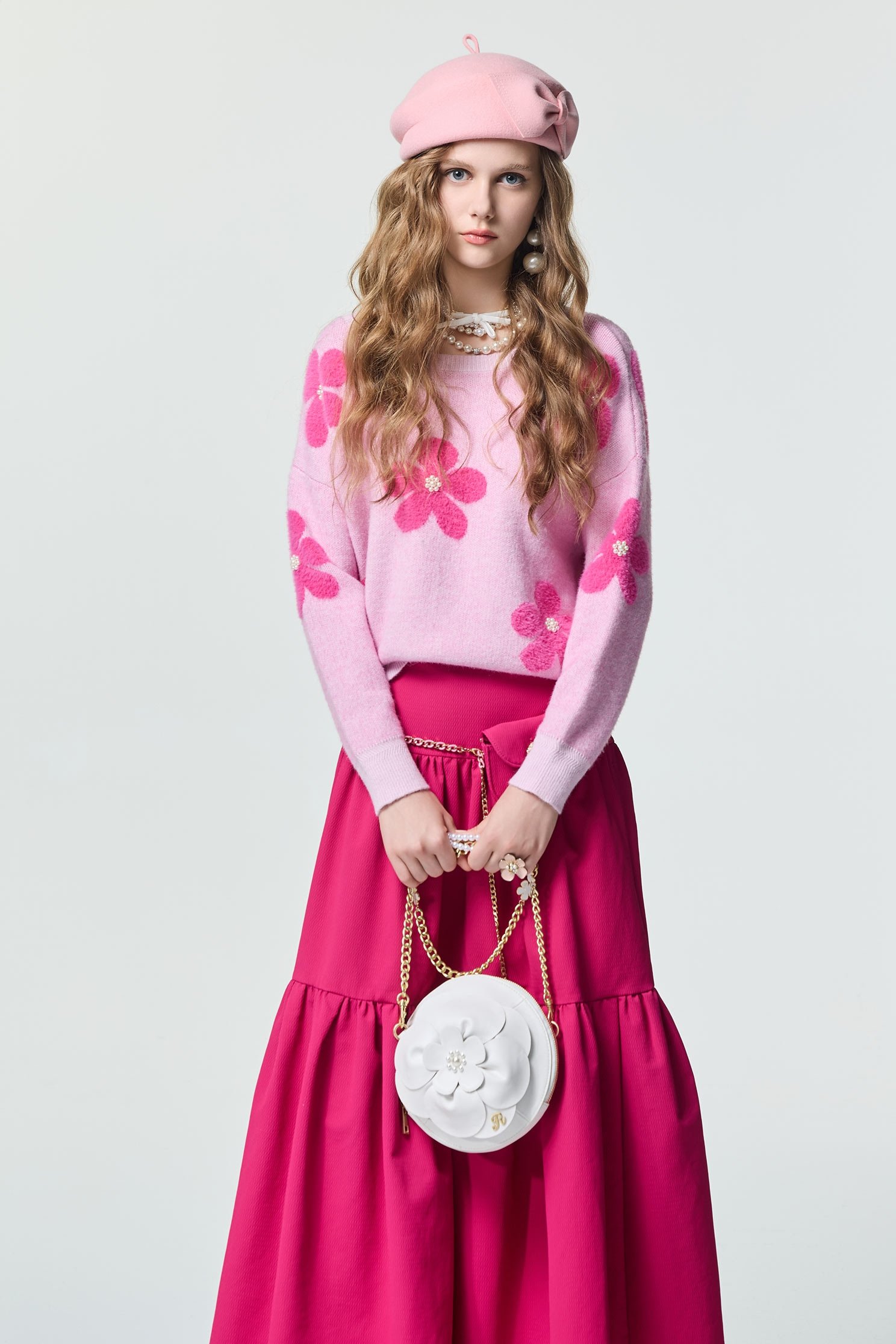 洋紅粉花朵褆花針織上衣洋紅粉花朵褆花針織上衣,上衣,春夏穿搭,珍珠,針織,針織衫