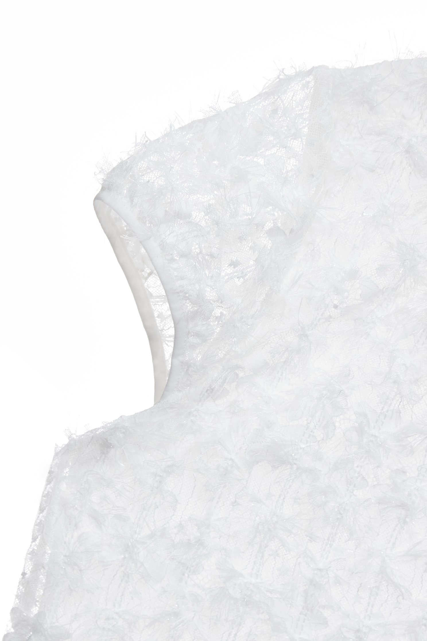 綴光澤睫毛蕾絲上衣綴光澤睫毛蕾絲上衣,上班OL穿搭,上衣,刺繡,春夏穿搭,約會特輯,繡花,花花世界,荷葉,蕾絲,蕾絲上衣