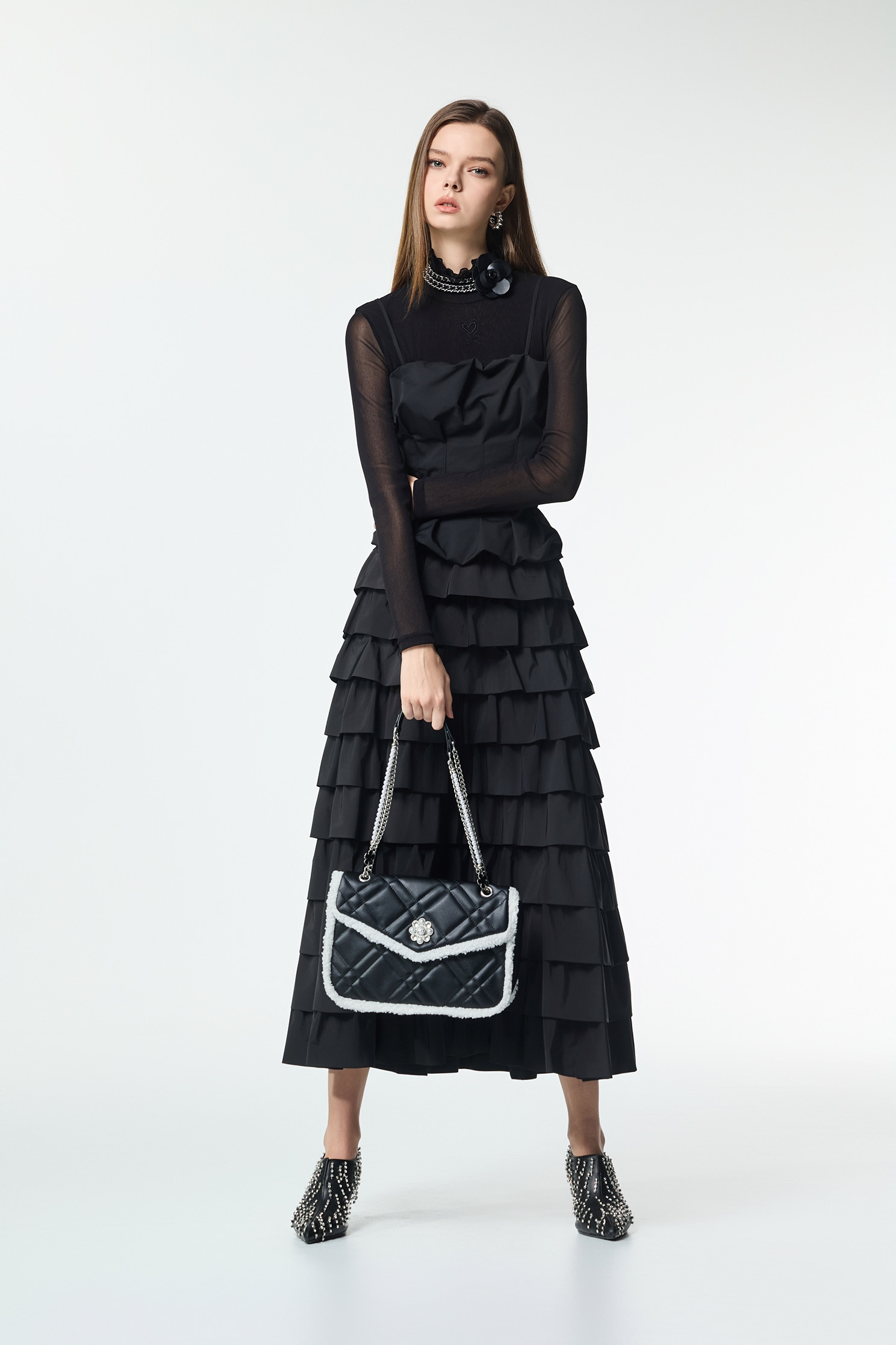 經典菱格毛邊多用側背包經典菱格毛邊多用側背包,側背包,春夏穿搭,珍珠,皮革