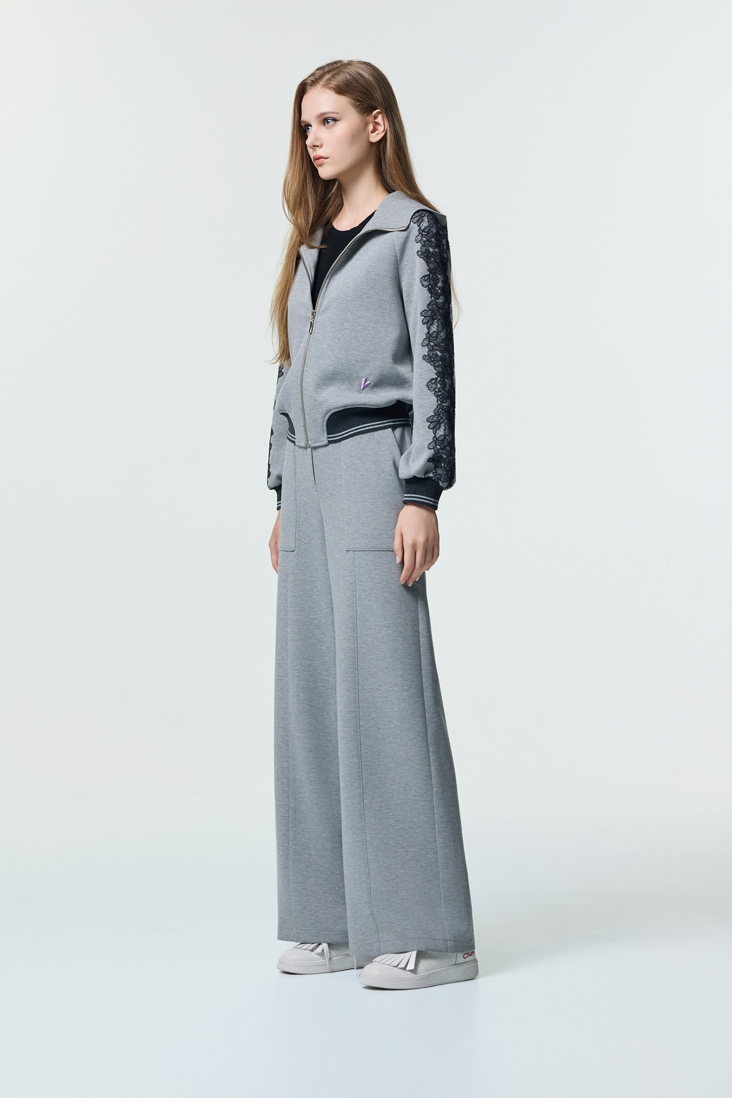 綴蕾絲休閒風外套綴蕾絲休閒風外套,一般外套,刺繡,外套,秋冬穿搭,蕾絲,黑色外套