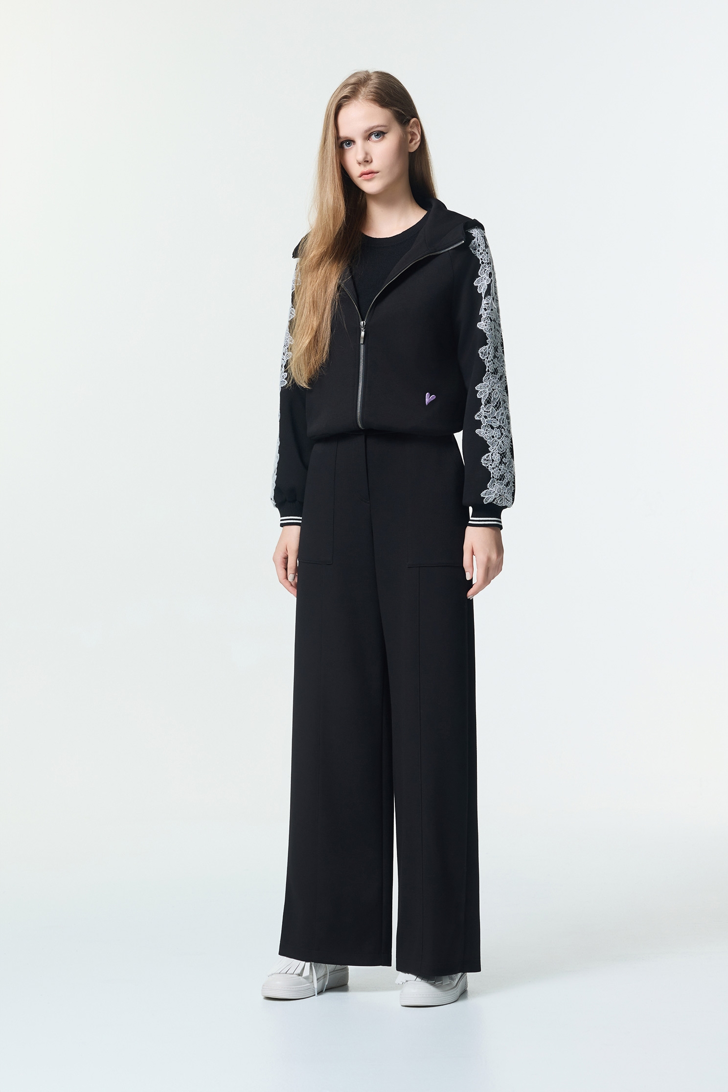 綴蕾絲休閒風外套綴蕾絲休閒風外套,一般外套,刺繡,外套,秋冬穿搭,蕾絲,黑色外套