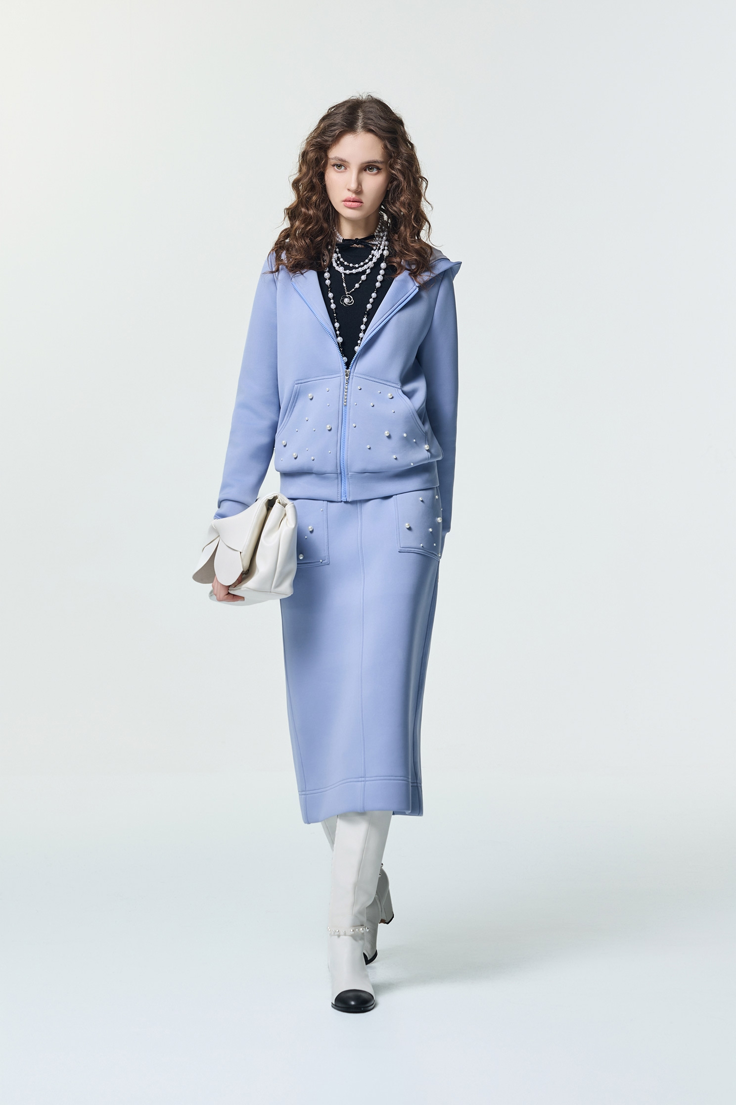 晚山新黛珍珠連帽外套晚山新黛珍珠連帽外套,刺繡,外套,春夏穿搭,時髦成套搭配,珍珠,簡約穿搭,連帽外套