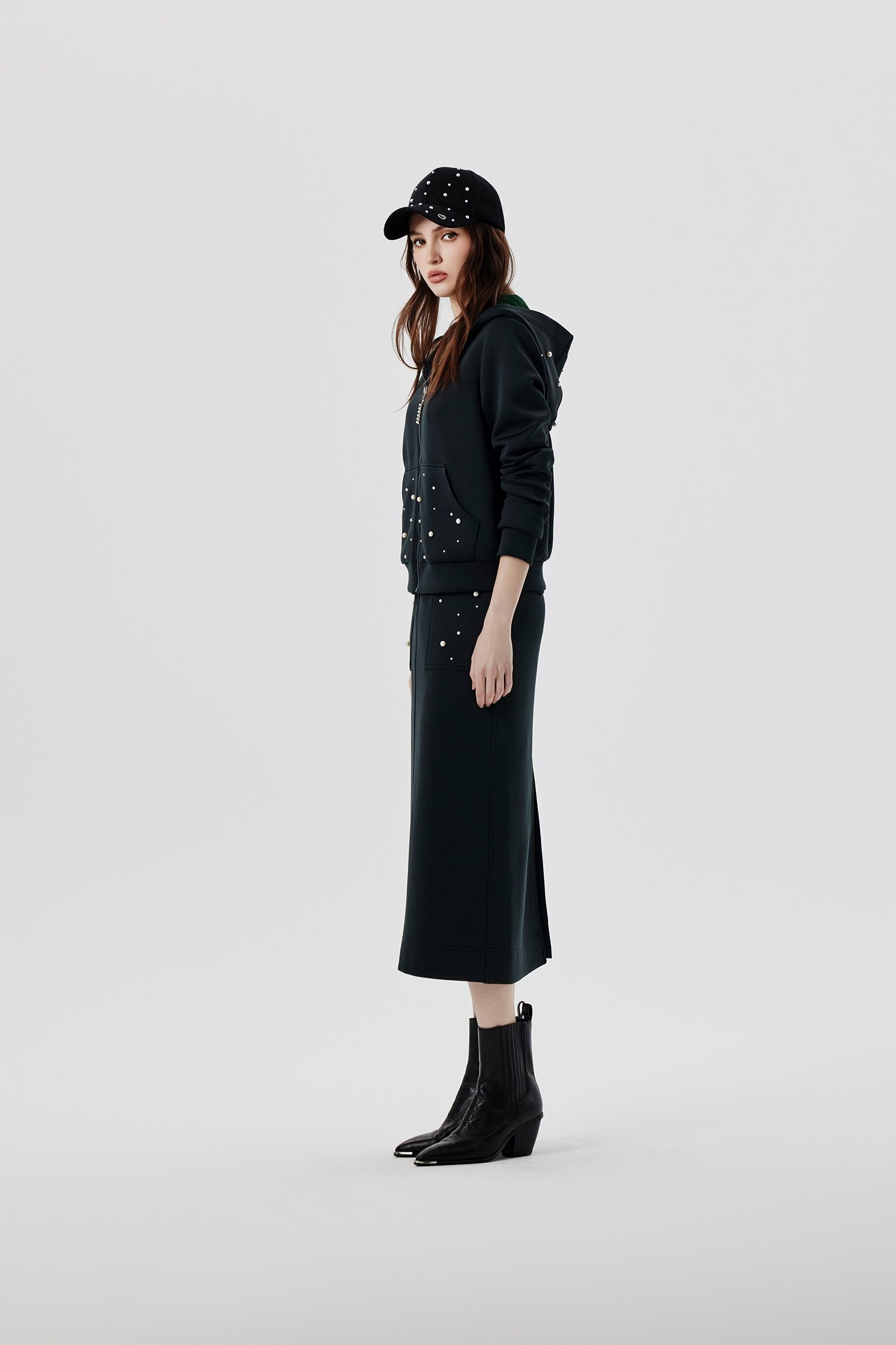 晚山新黛珍珠口袋長裙晚山新黛珍珠口袋長裙,刺繡,春夏穿搭,時髦成套搭配,珍珠,簡約穿搭,長裙