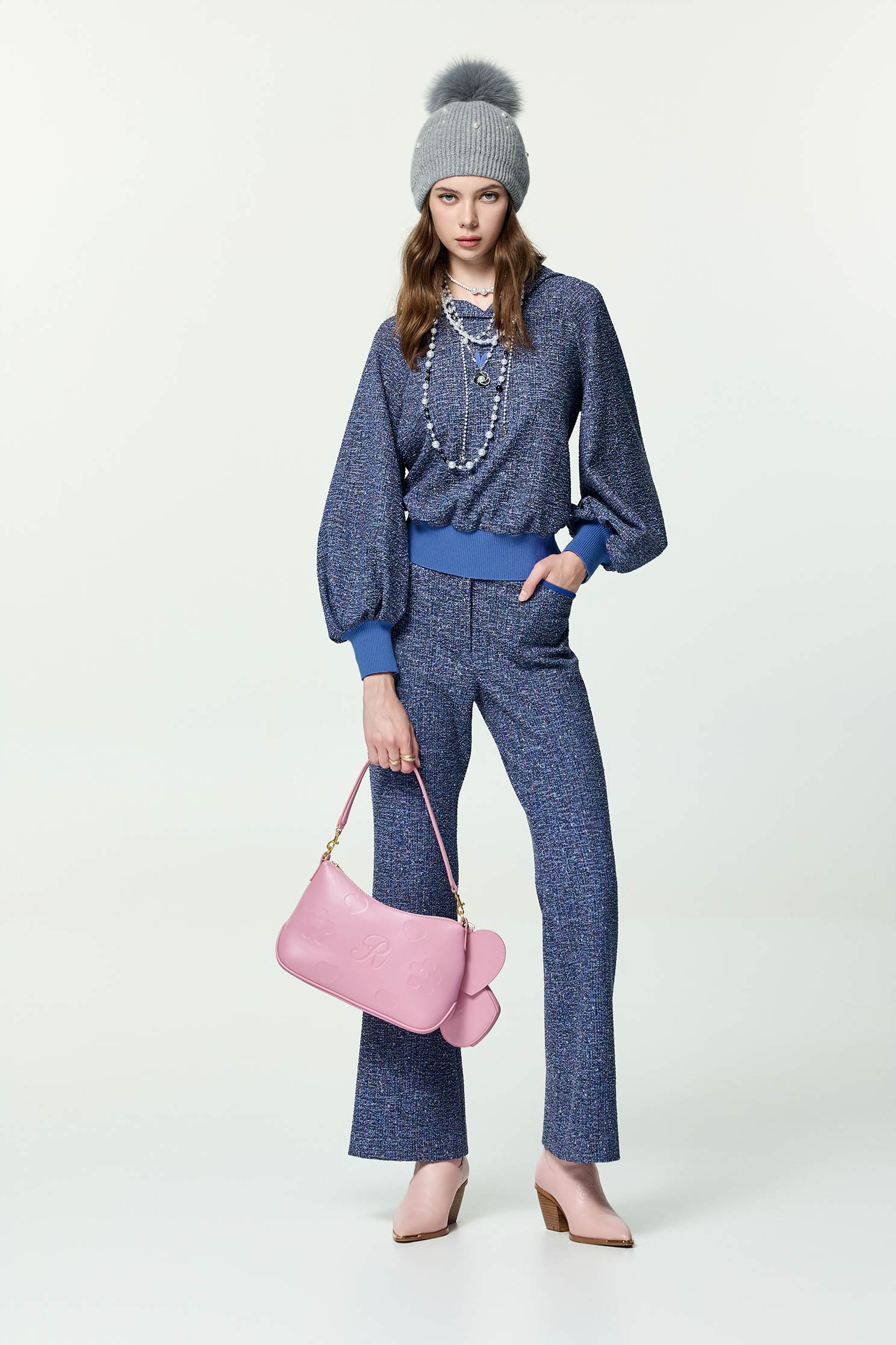 鑲口袋唇配色喇叭長褲鑲口袋唇配色喇叭長褲,刺繡,喇叭褲,秋冬穿搭,褲子