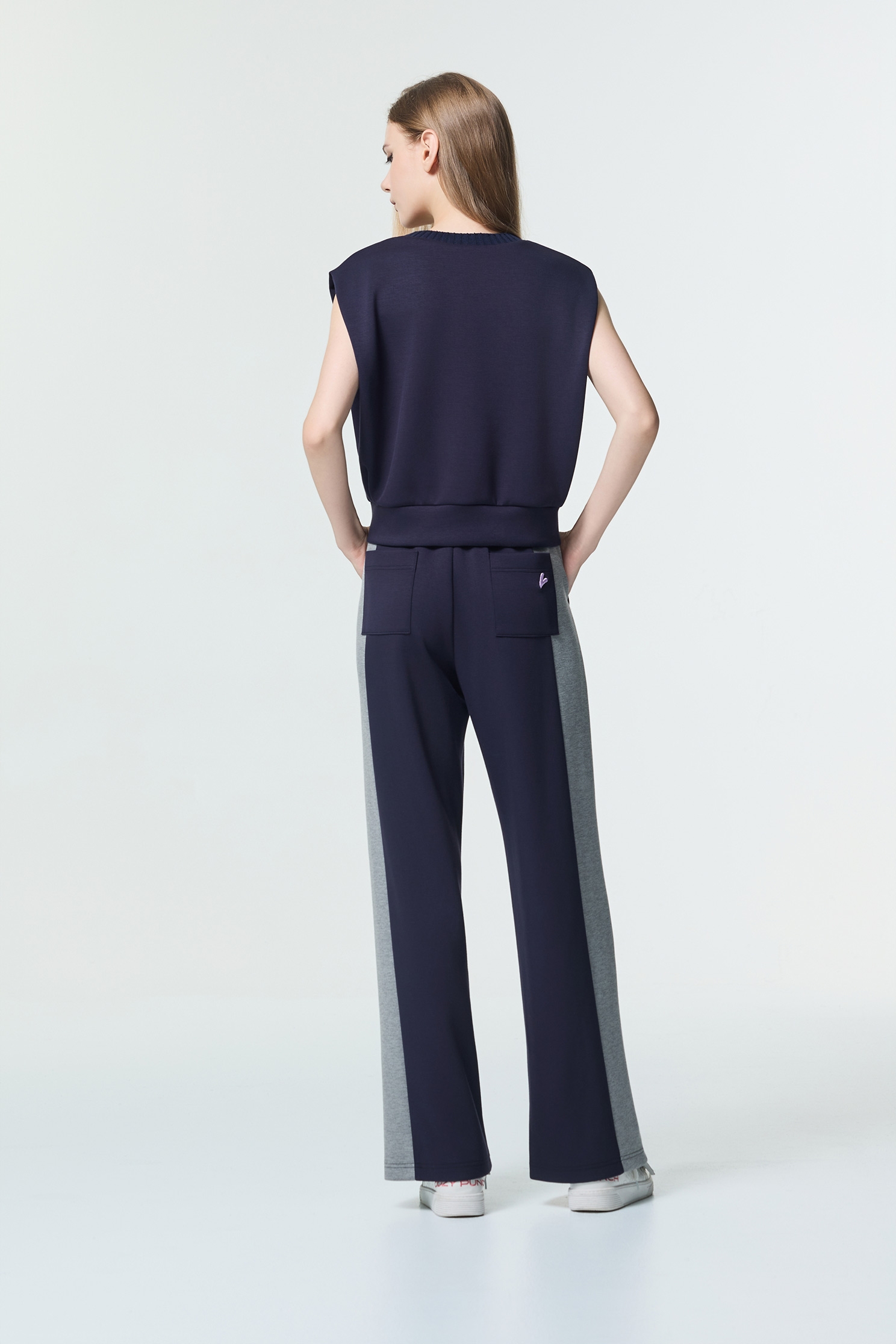 復古藍拼色寬腿褲復古藍拼色寬腿褲,刺繡,寬褲,秋冬穿搭,褲子