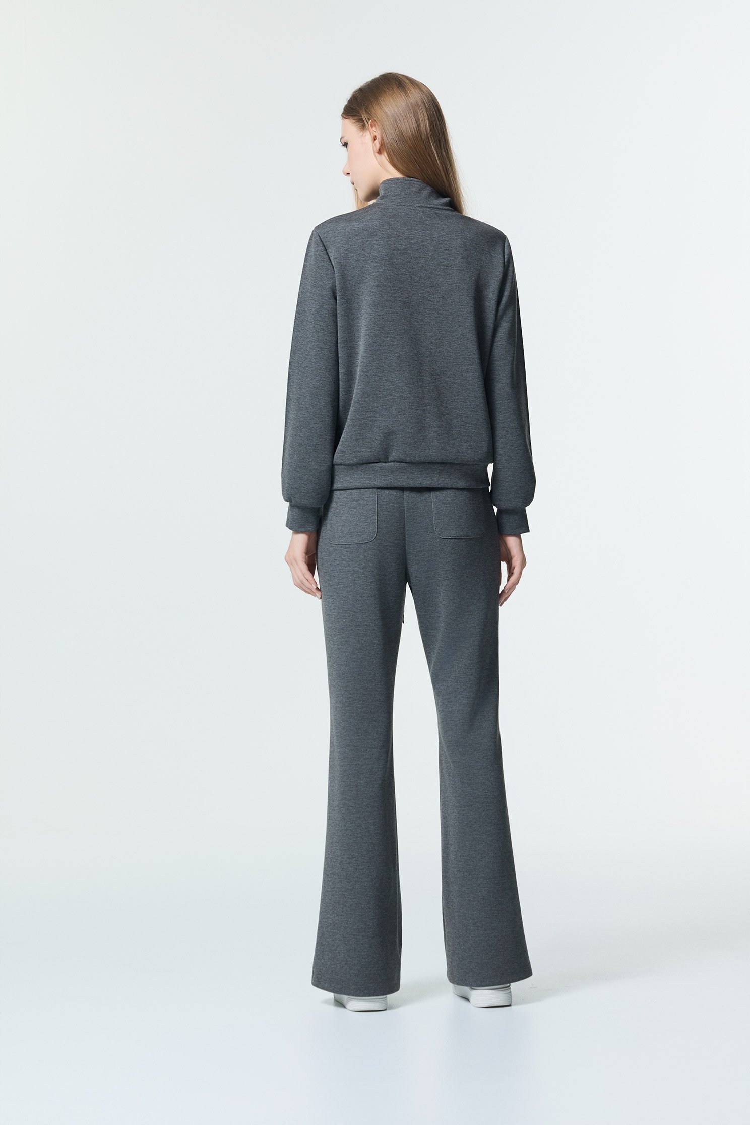 休閒風喇叭長褲粉紅雪糕色喇叭褲,刺繡,喇叭褲,秋冬穿搭,褲子